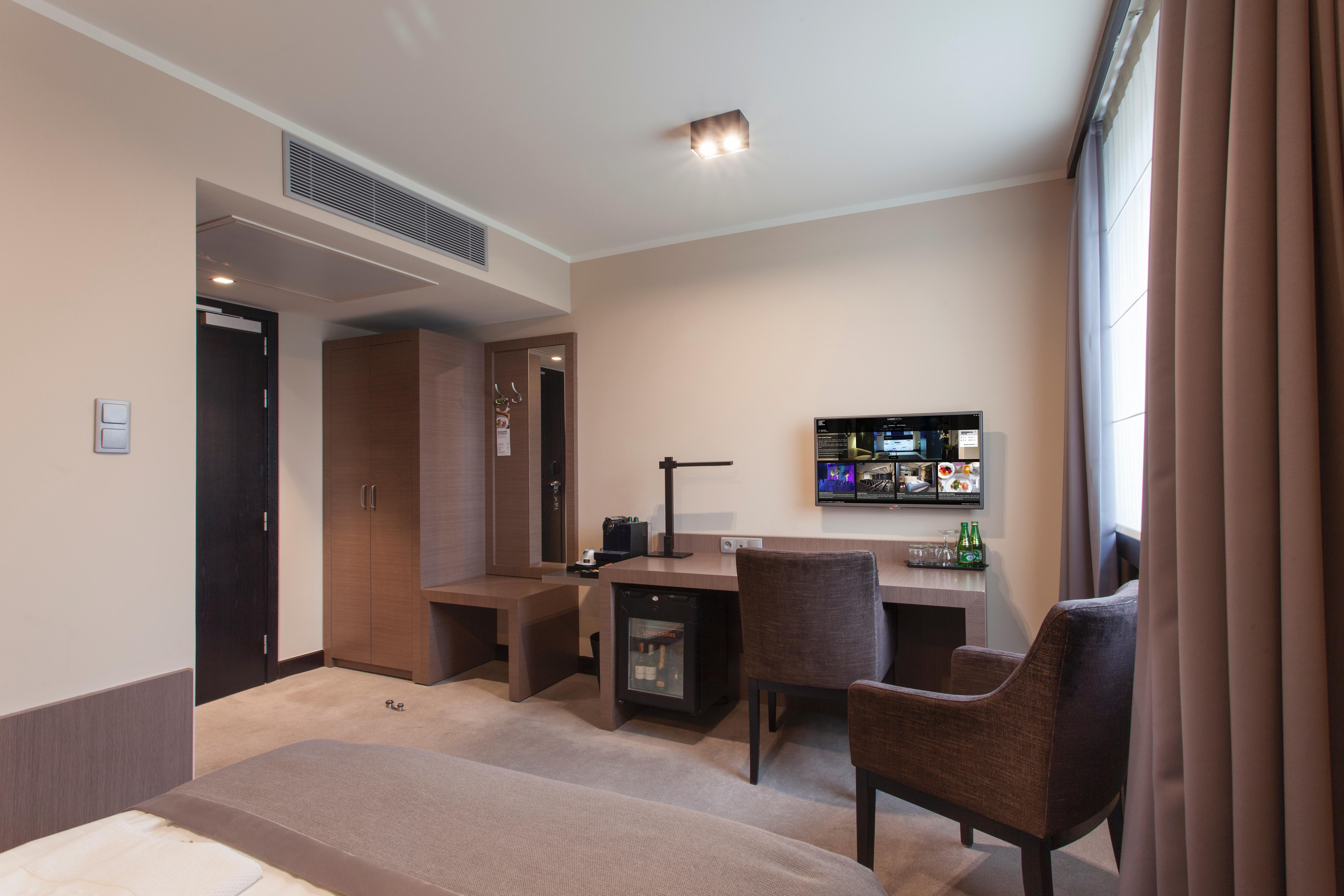 Double or Twin Standard