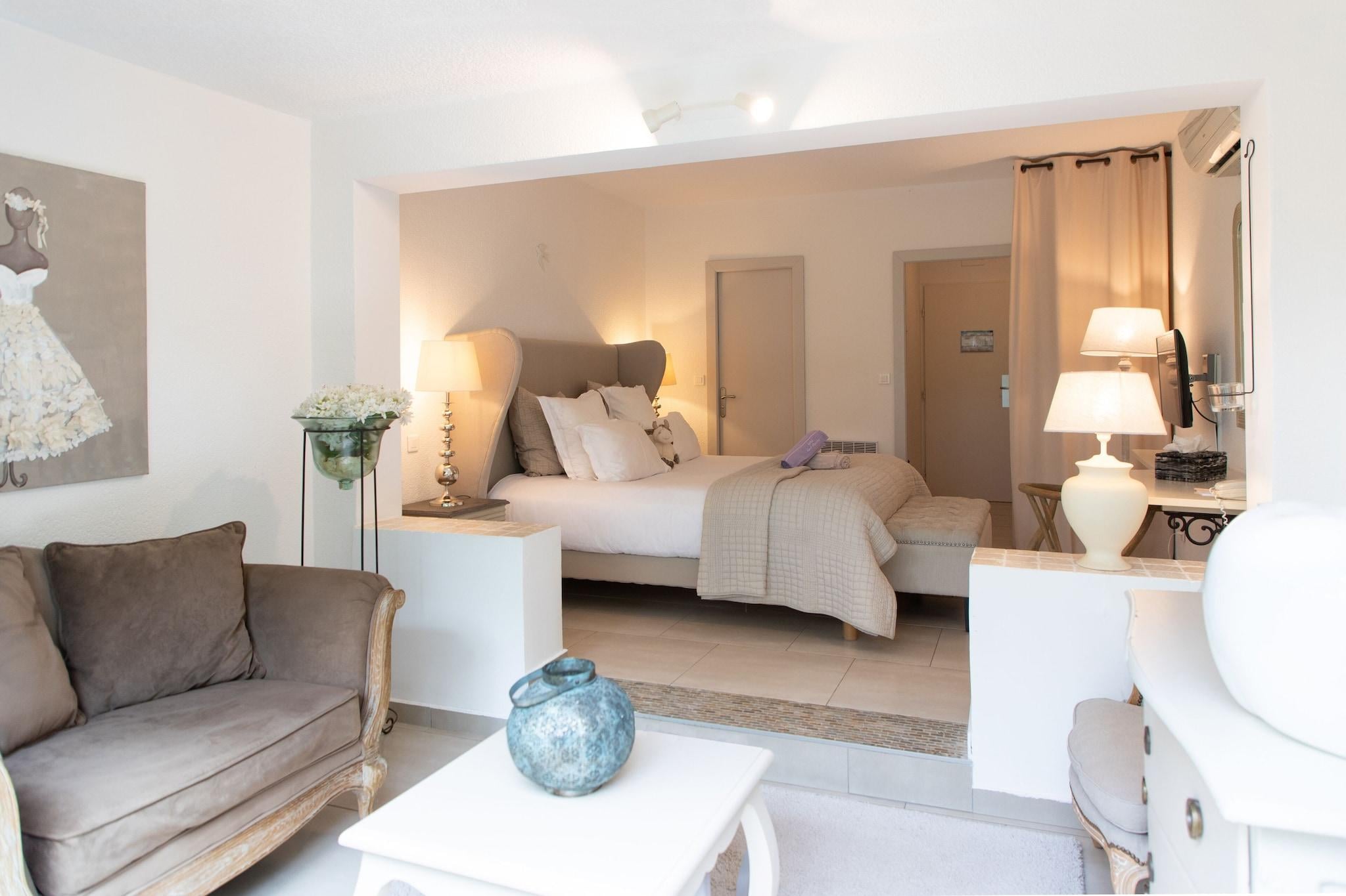 Double Deluxe King Bed