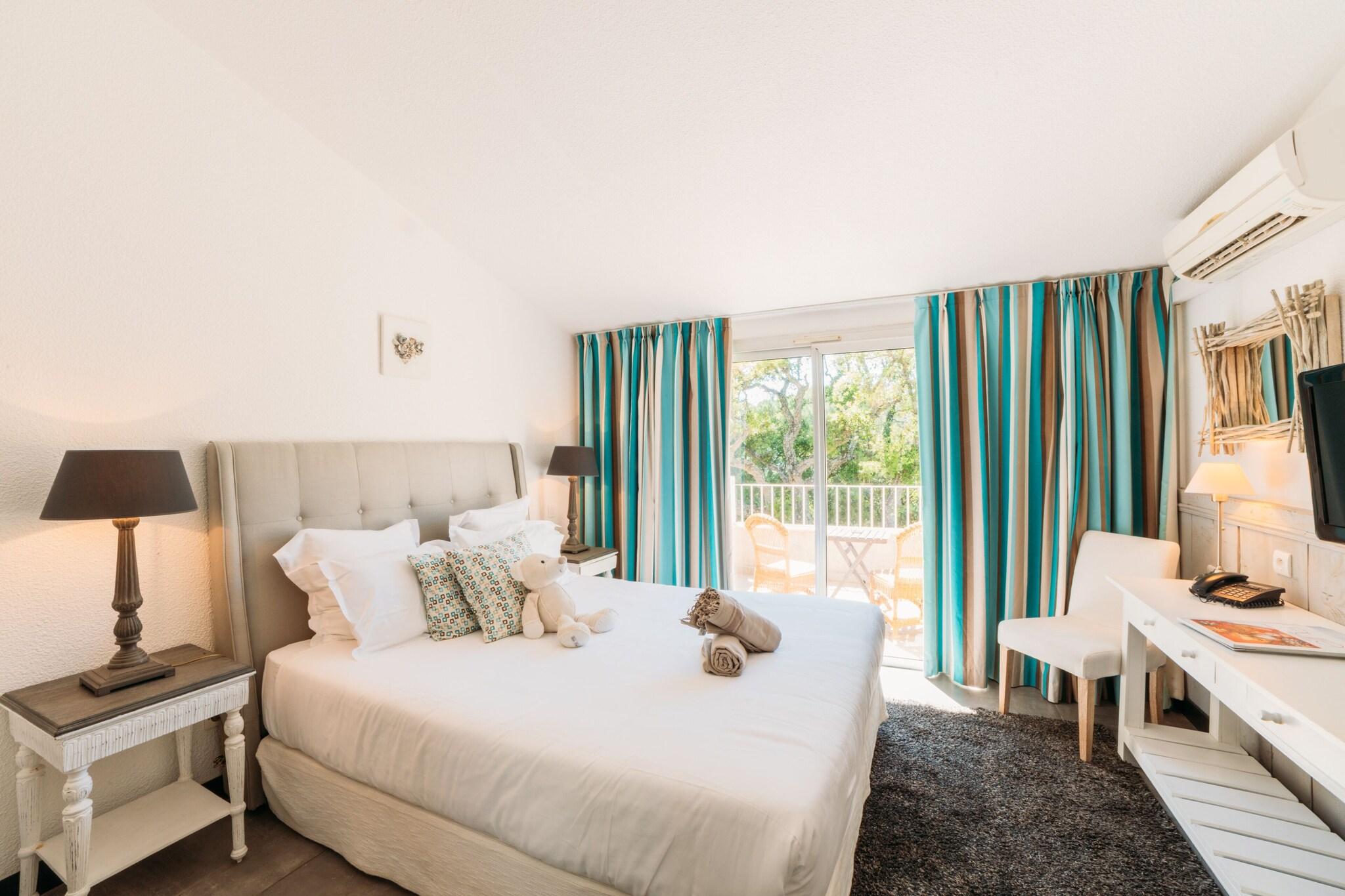 Double Classic Queen Bed