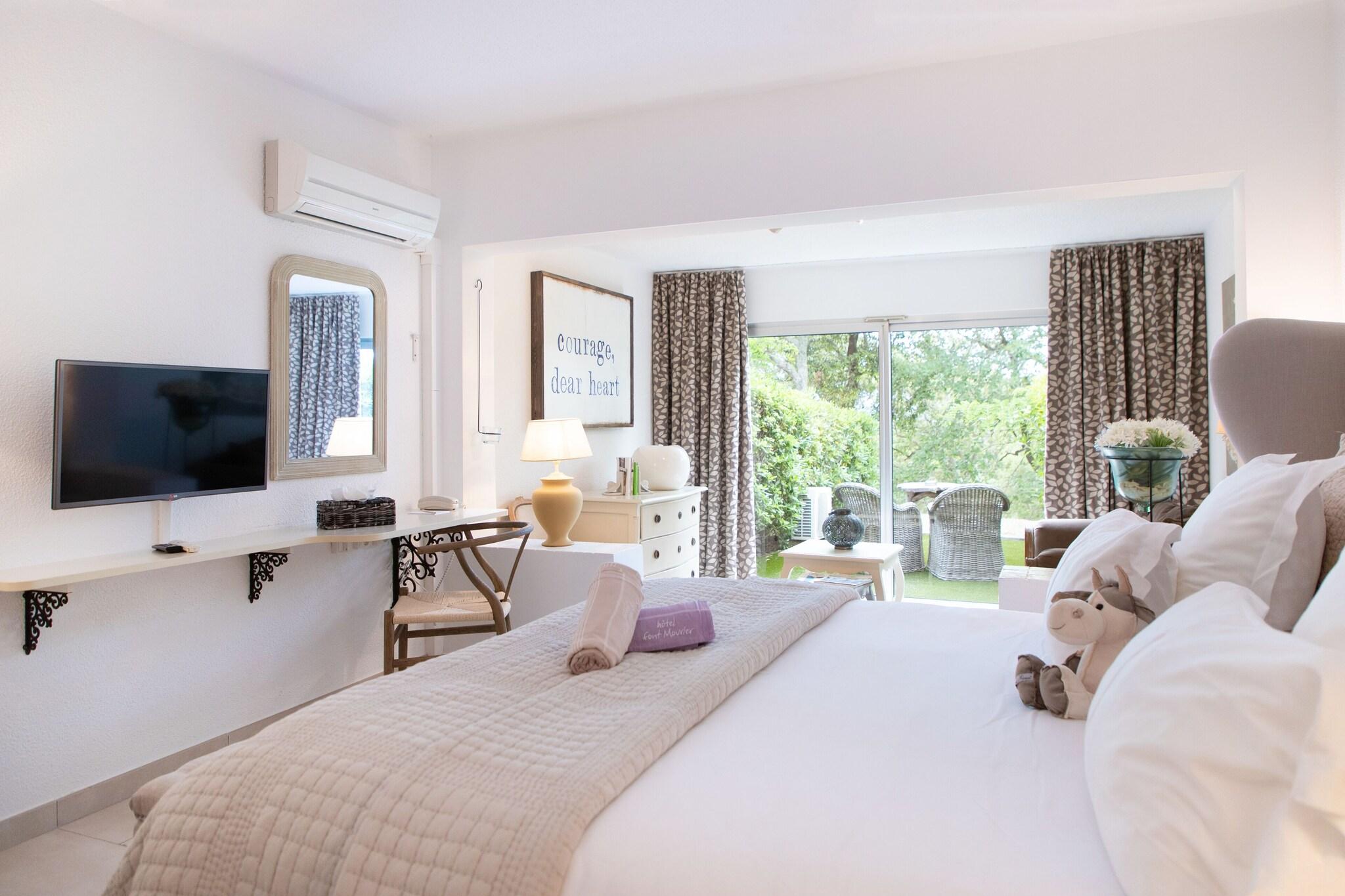 Double Deluxe King Bed