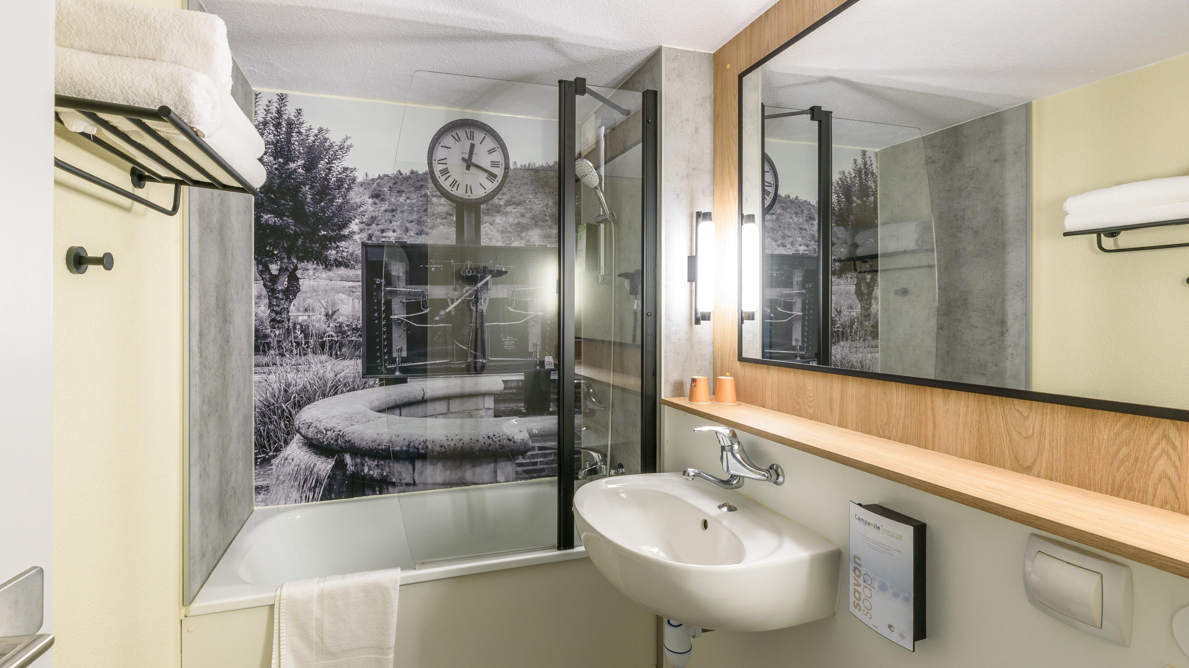 Double Queen Size Bed