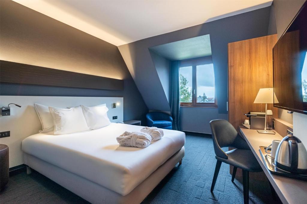 Double Queen Bed Non Smoking