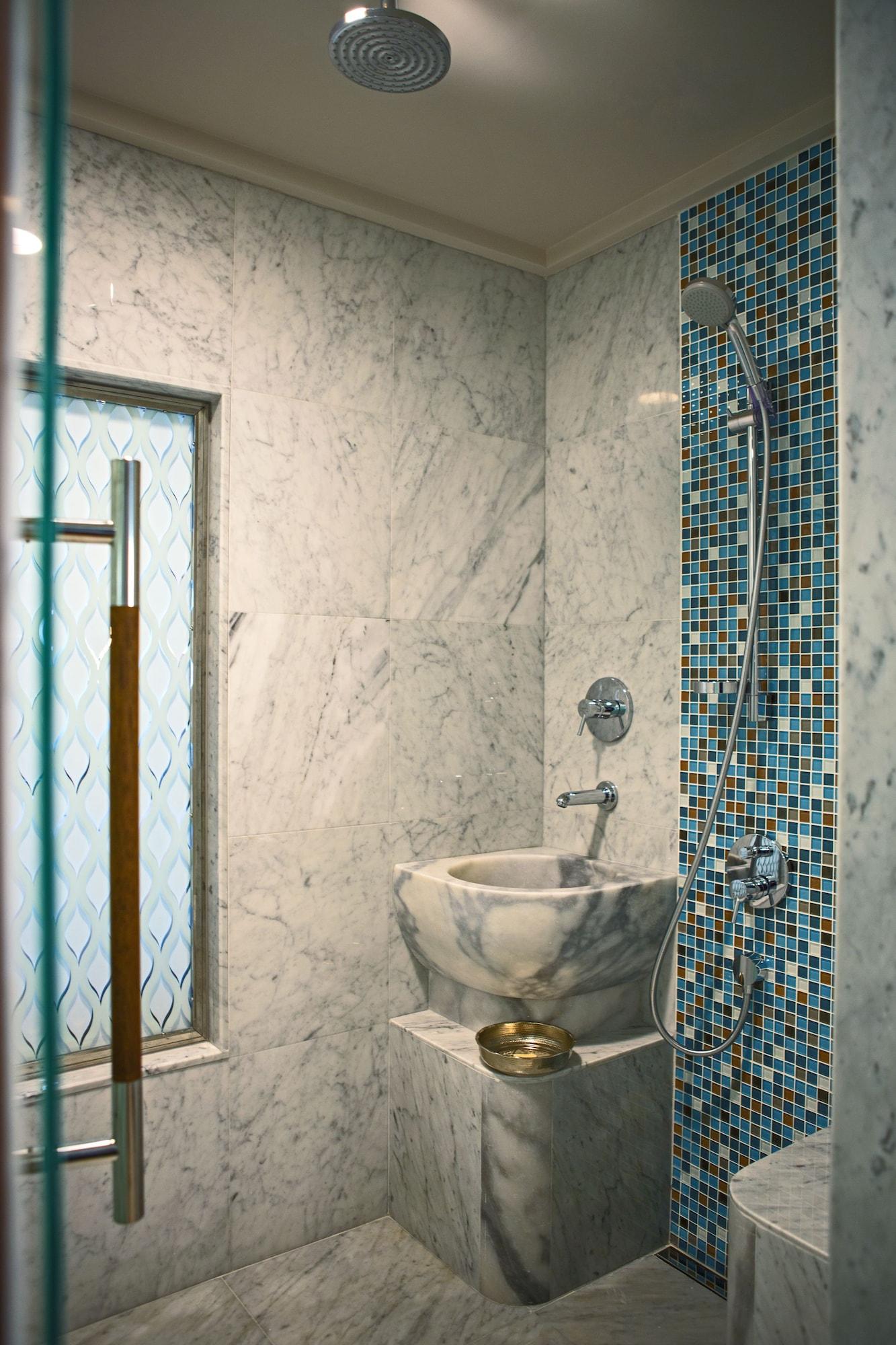 Double Club King Bed