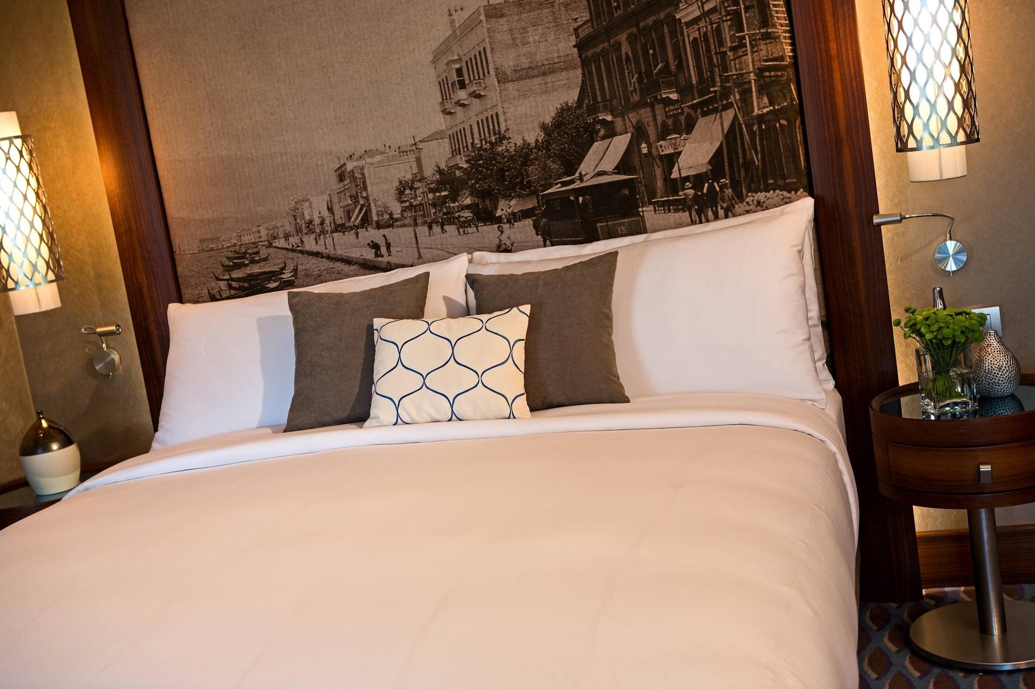 Double Club King Bed