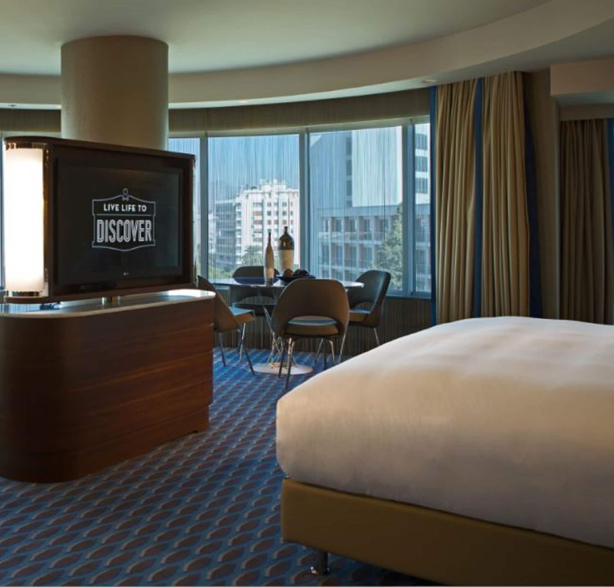 Junior Suite King Size Bed