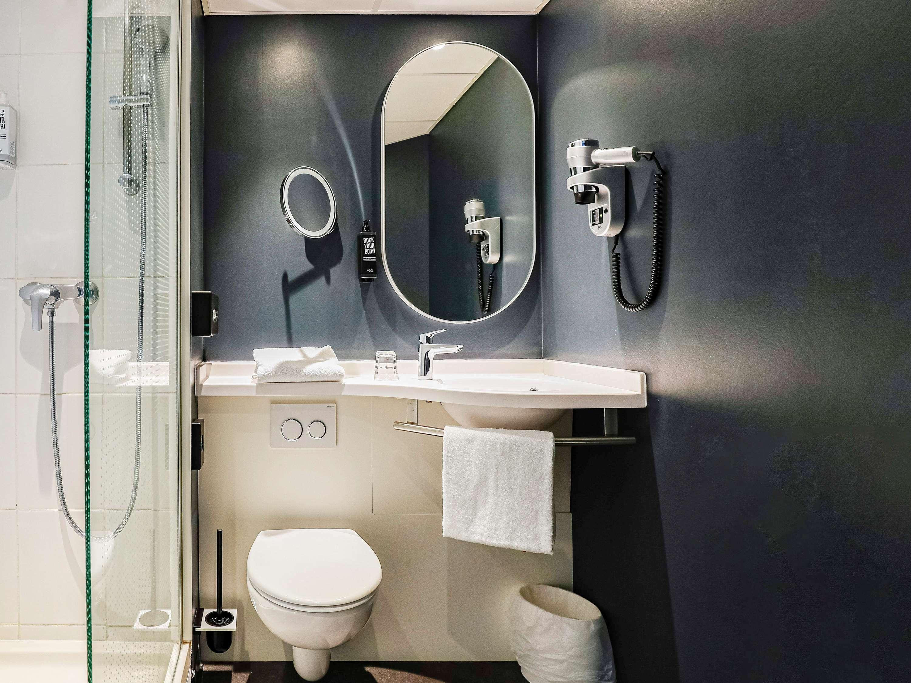 Quadruple with Double Bed