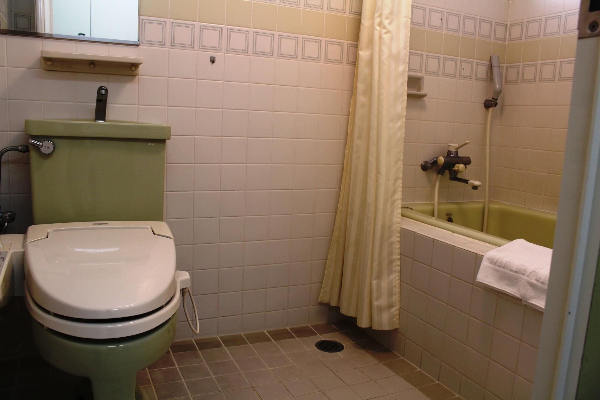 Family Room Capacity 2