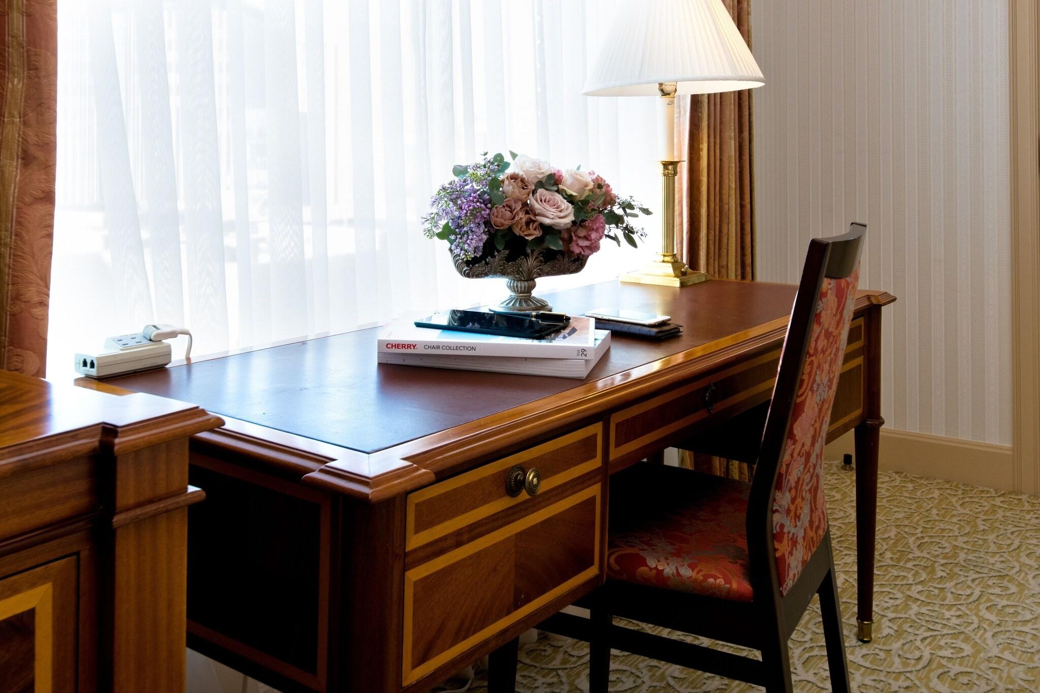 Double Queen Bed Non Smoking