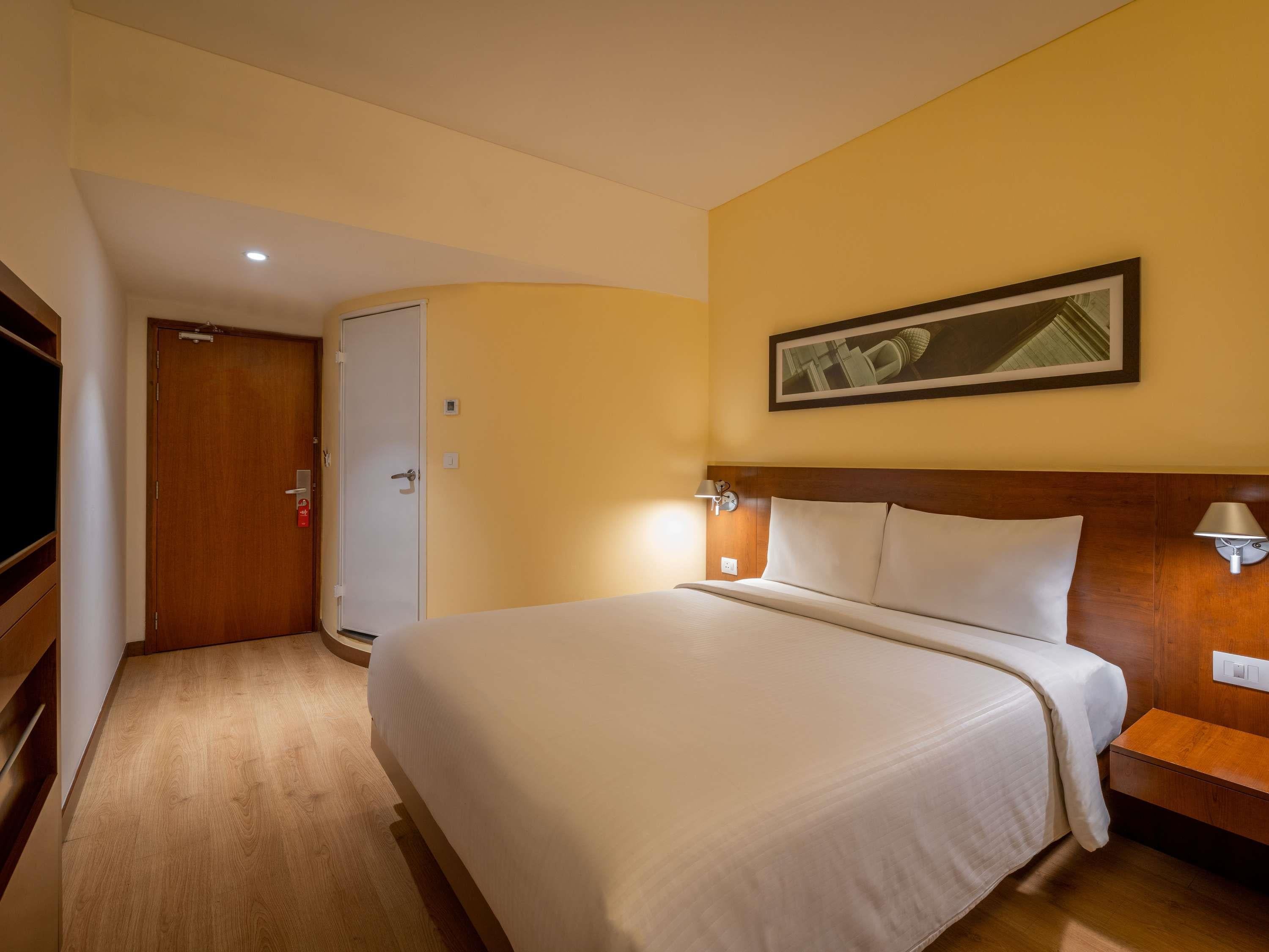 Double Deluxe Queen Bed