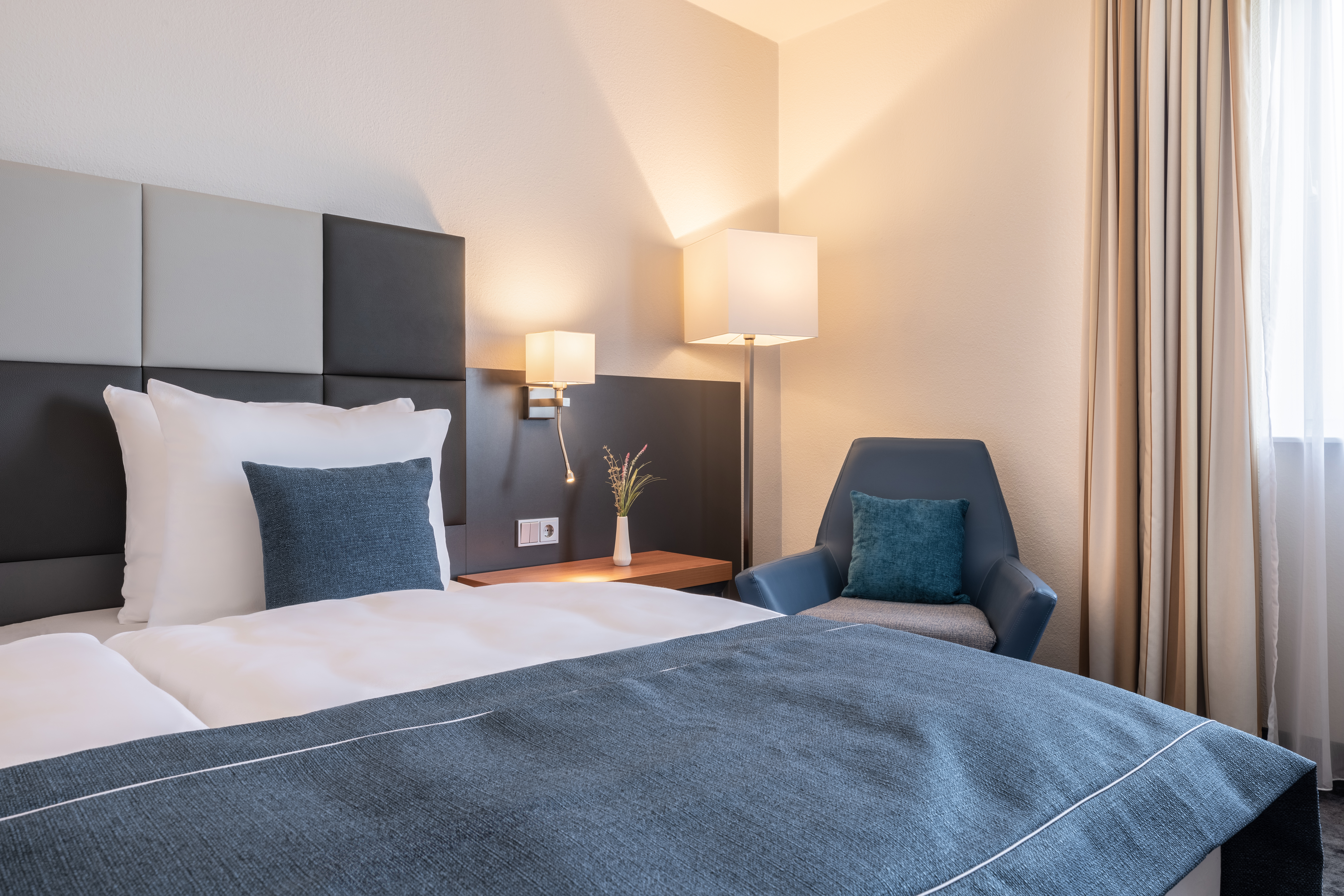 Double Queen Size Bed