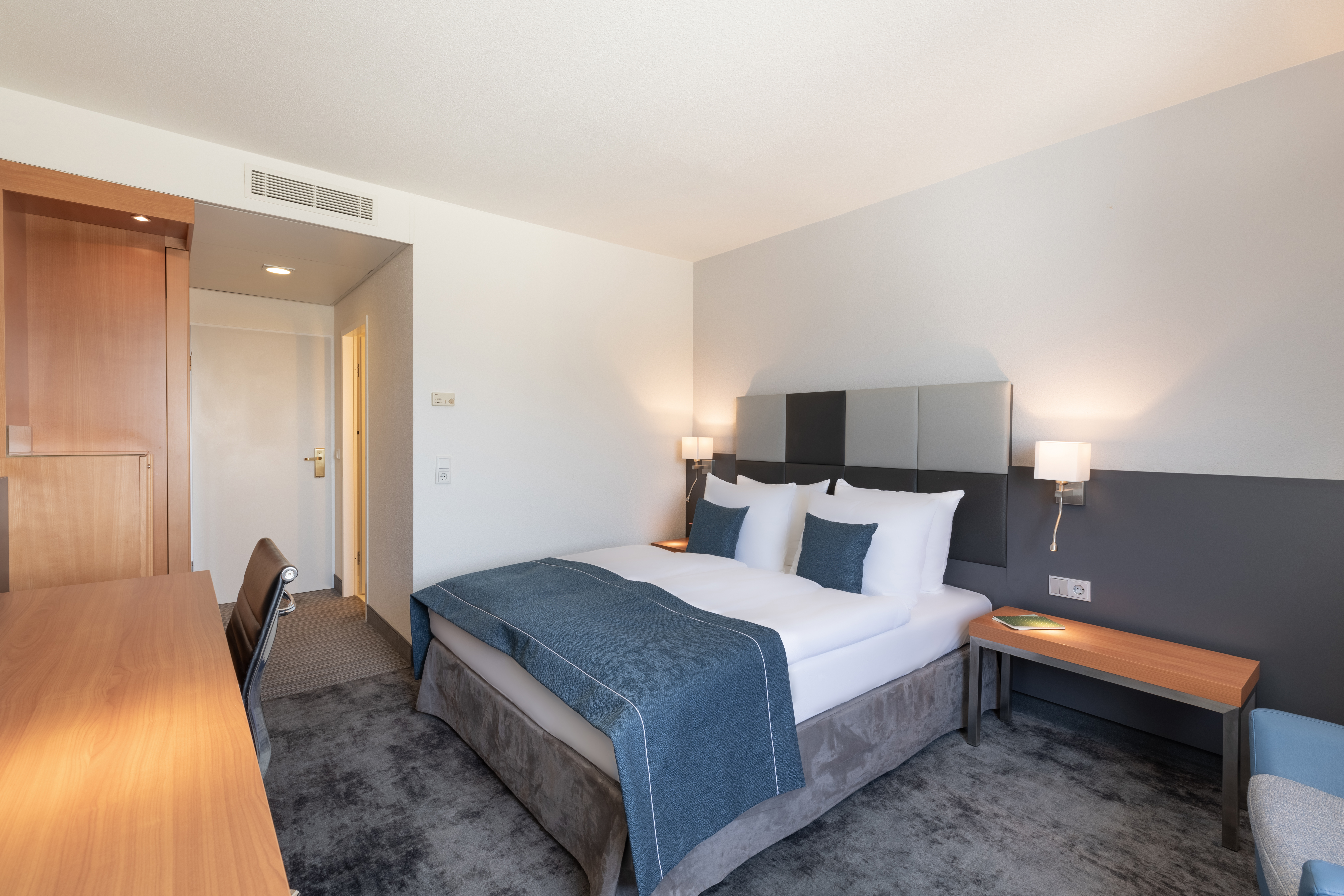 Double Queen Size Bed