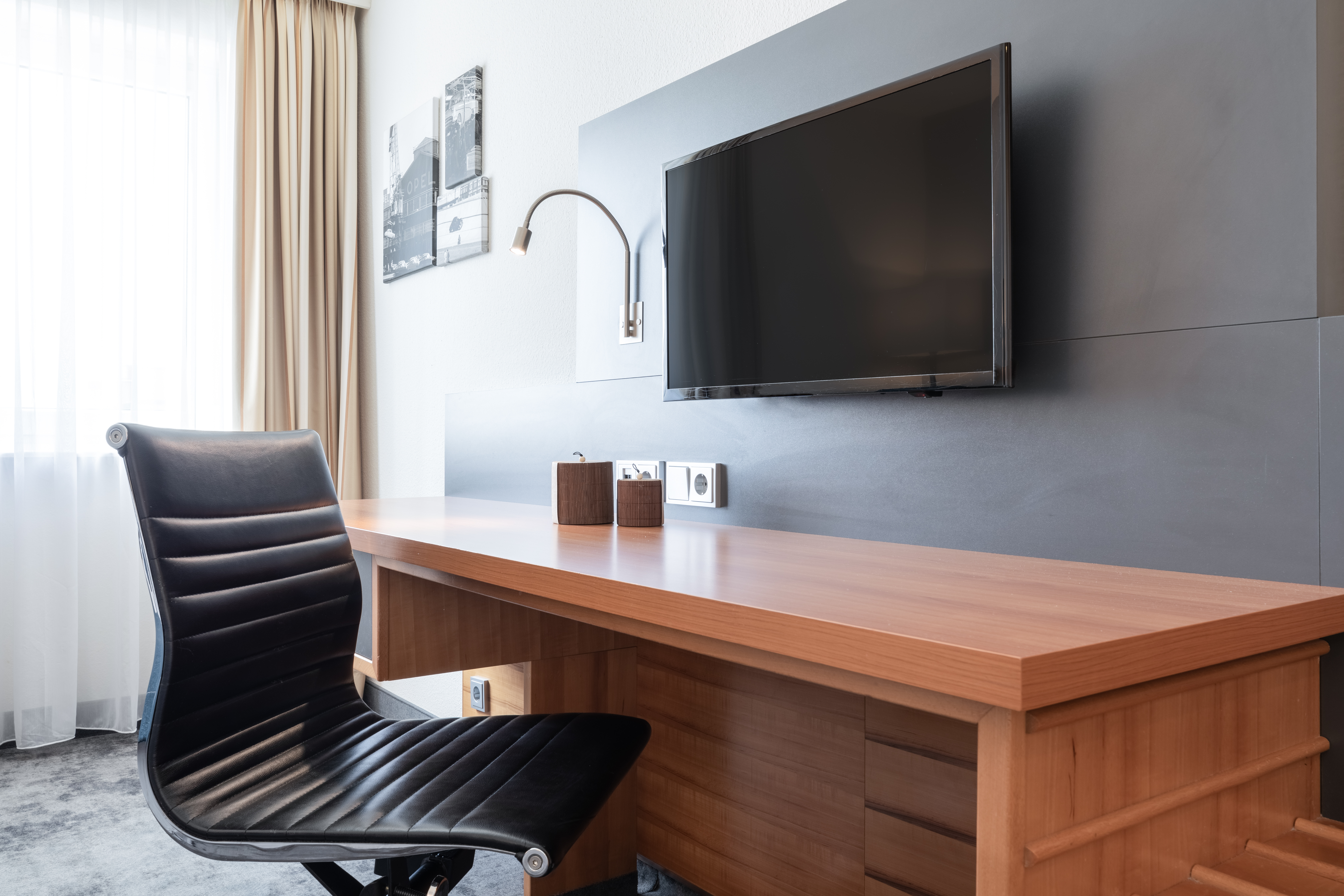 Double Queen Size Bed