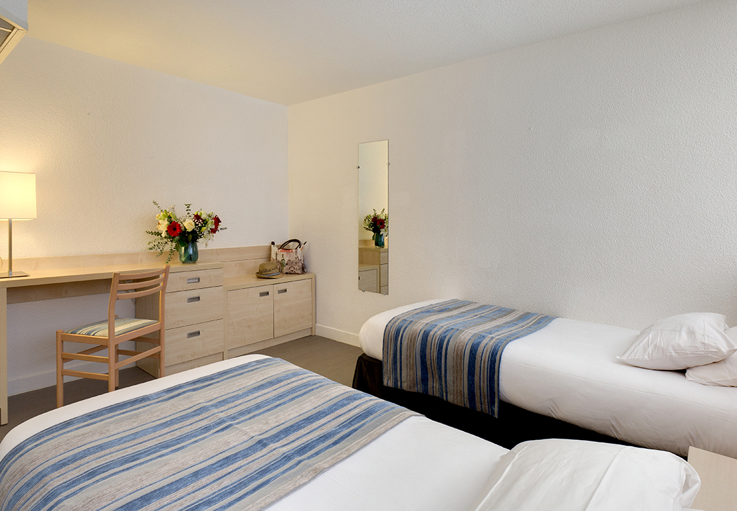 Family Room Capacity 5