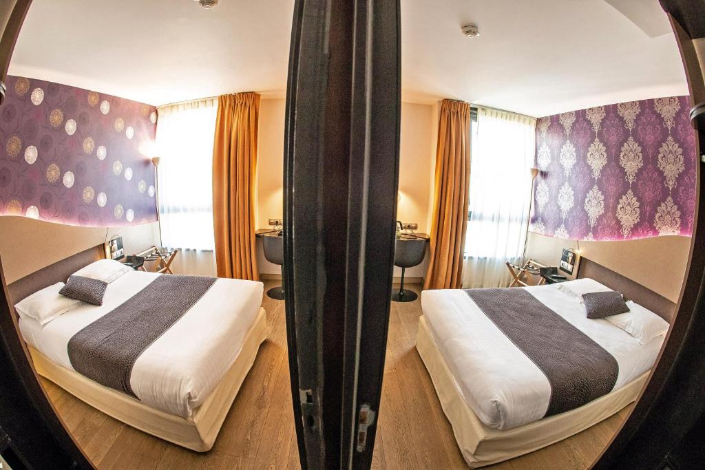 Double Connecting Room