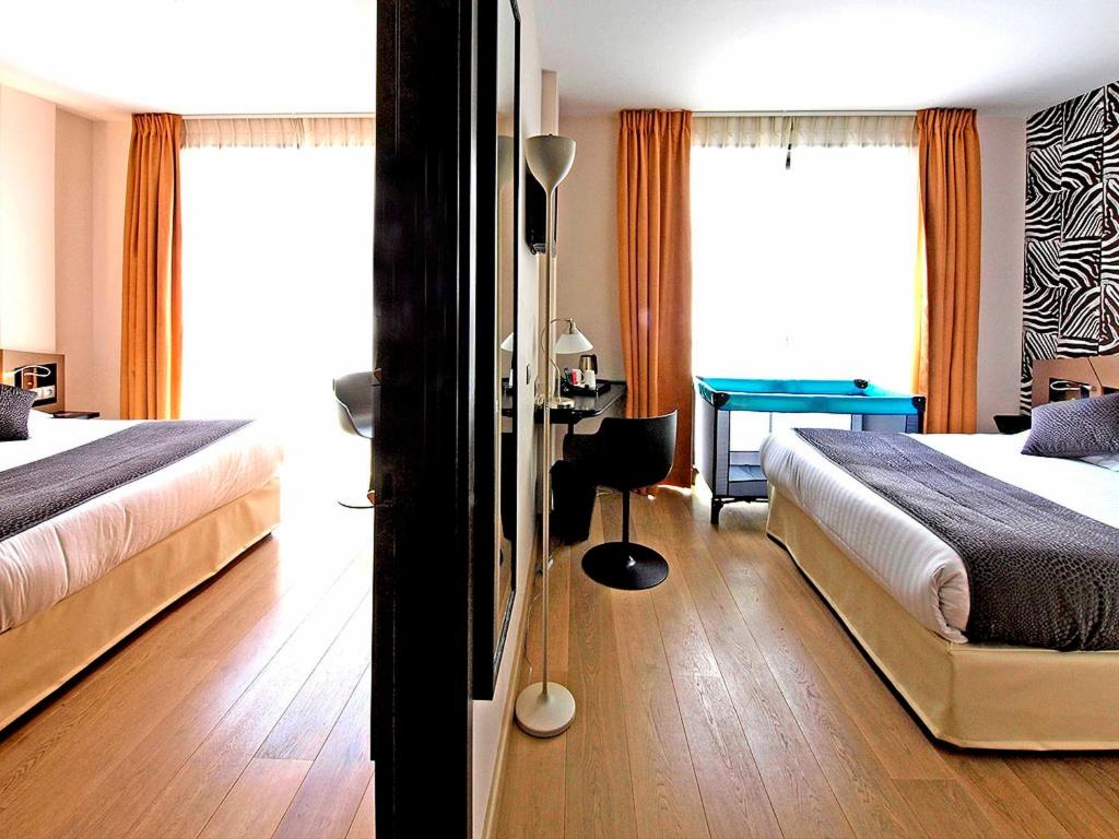 Double Connecting Room