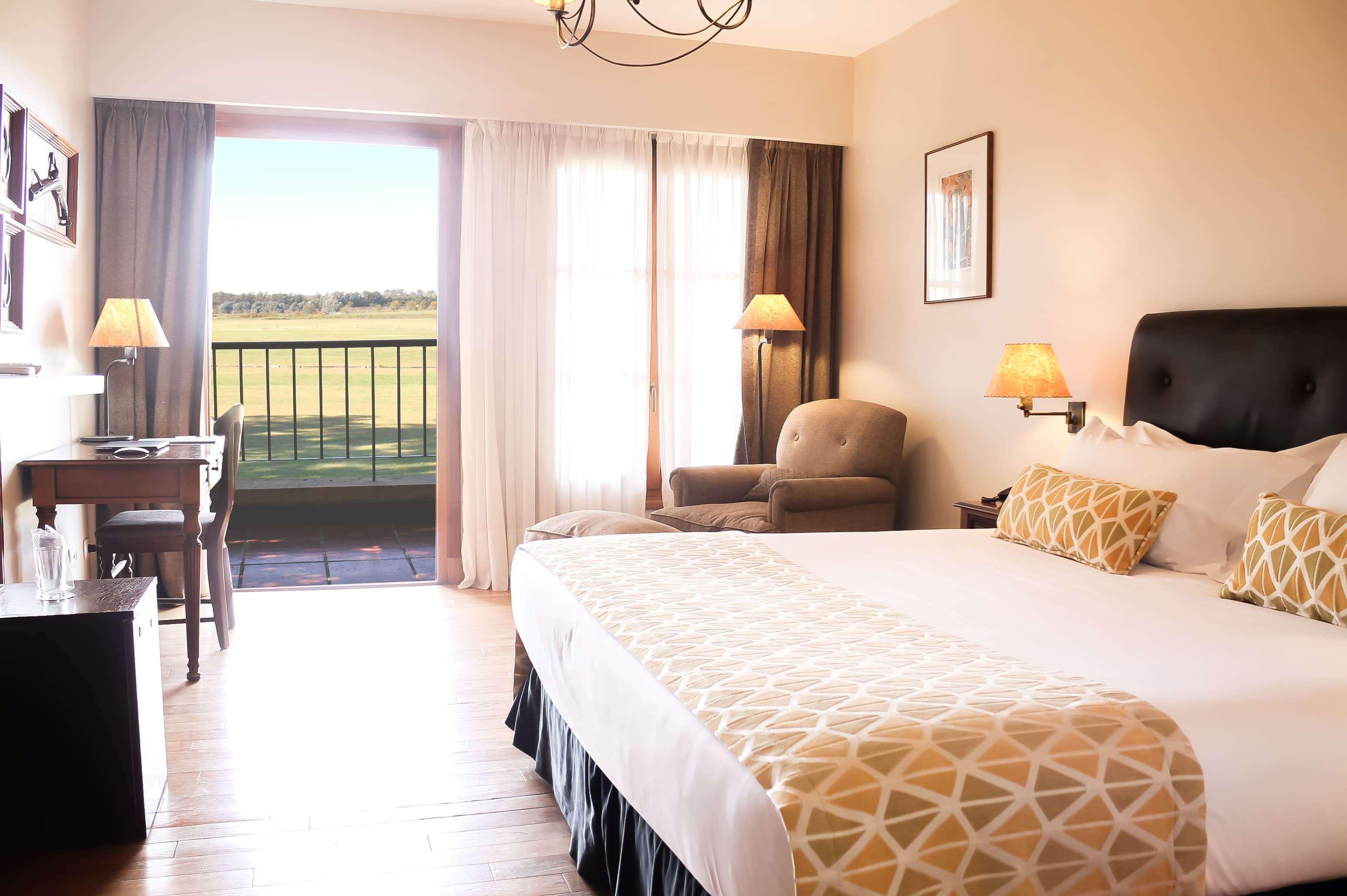 Suite Queen Size Bed