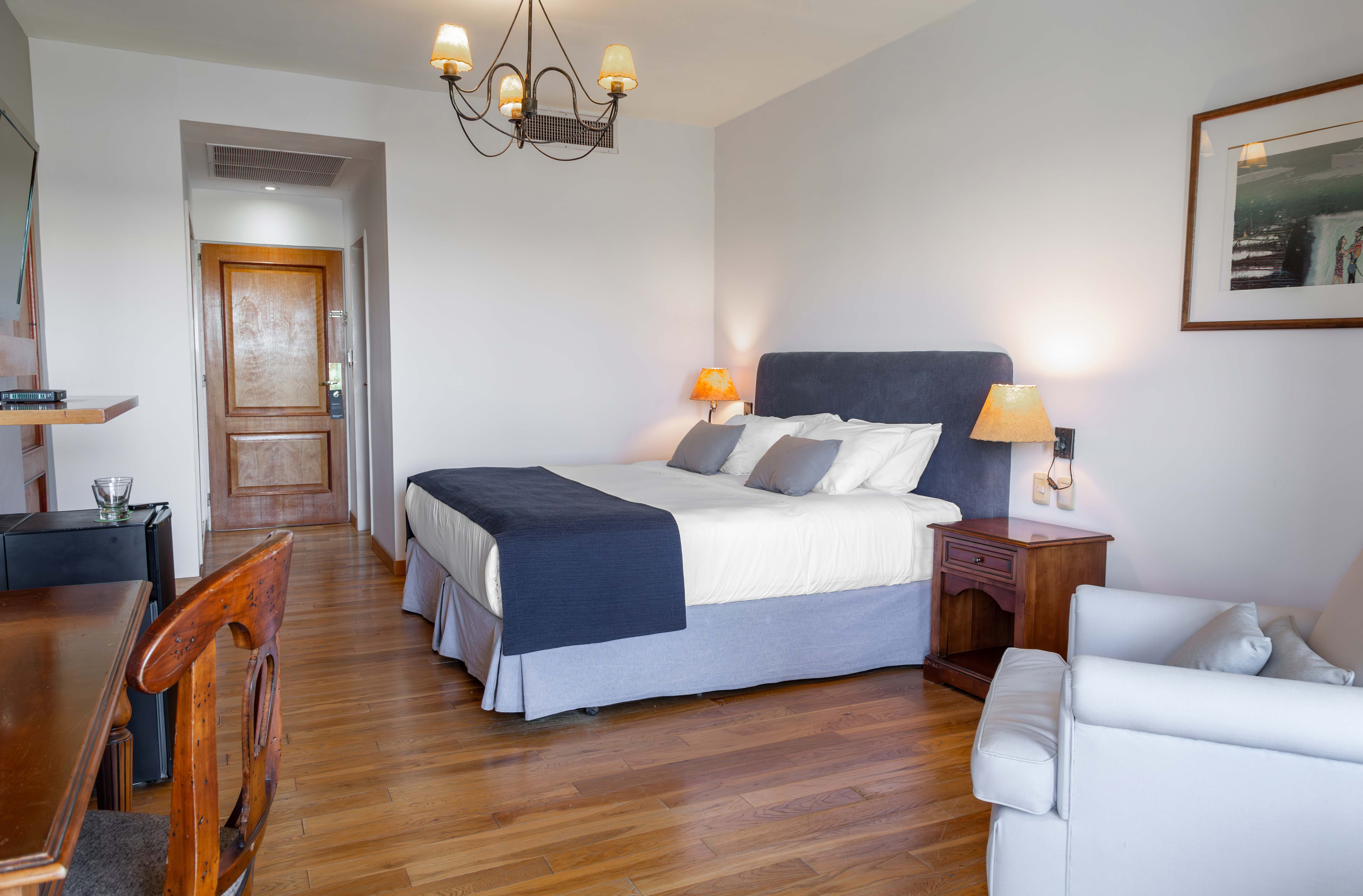 Suite Queen Size Bed