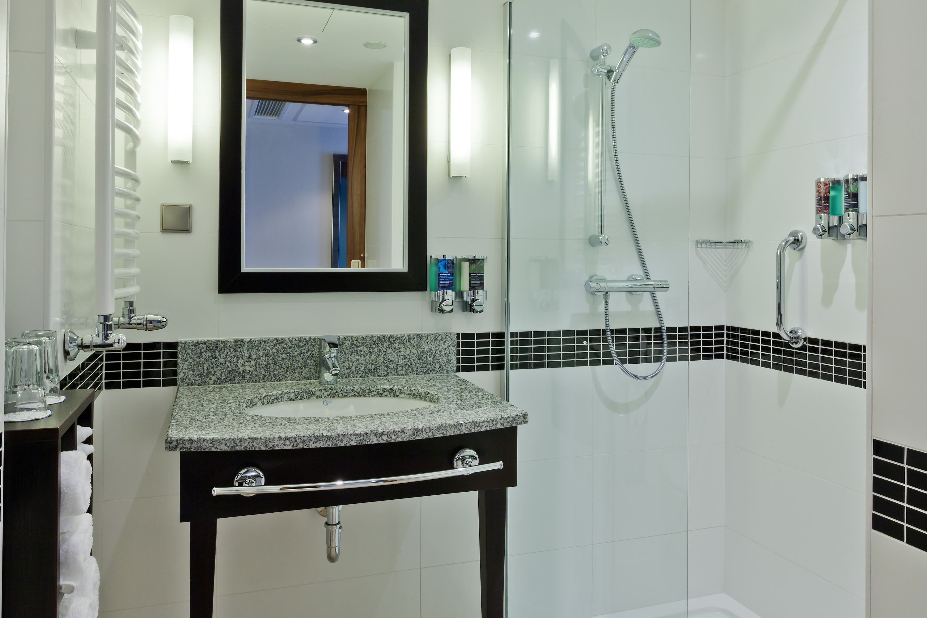 Single Queen Size Bed