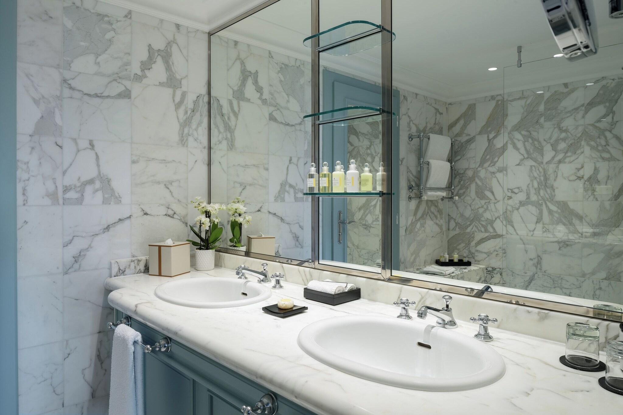 Double Superior Queen Bed