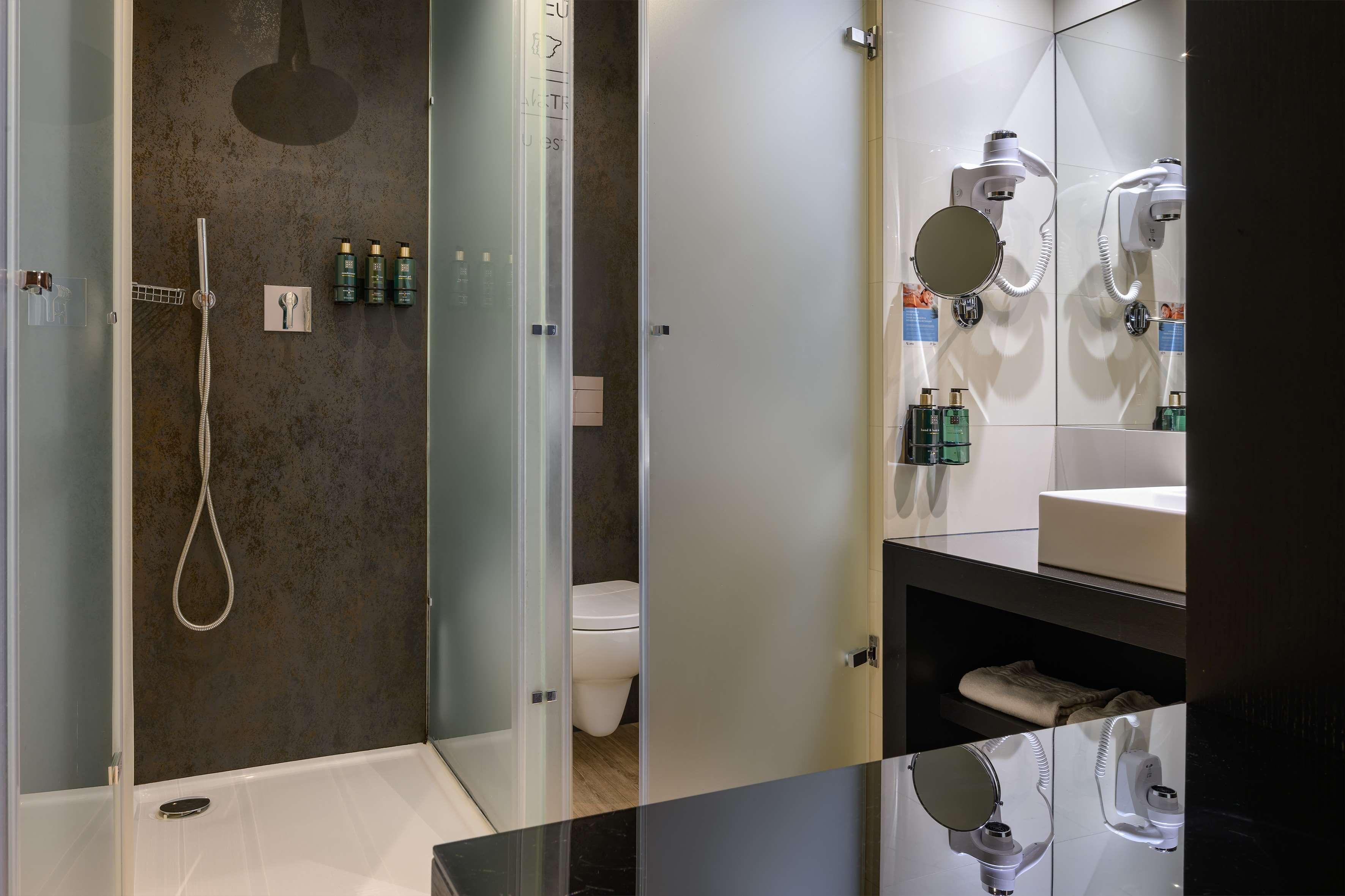 Double Classic City View