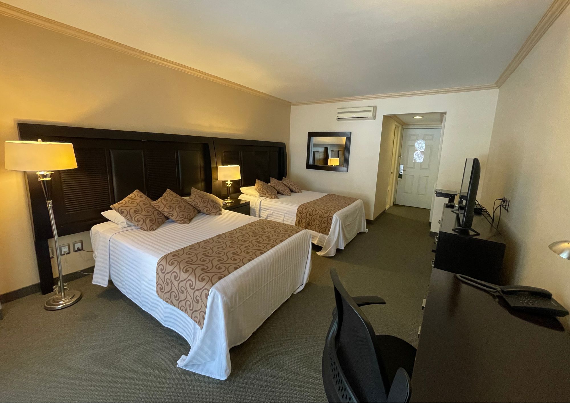 Room Deluxe Two Beds