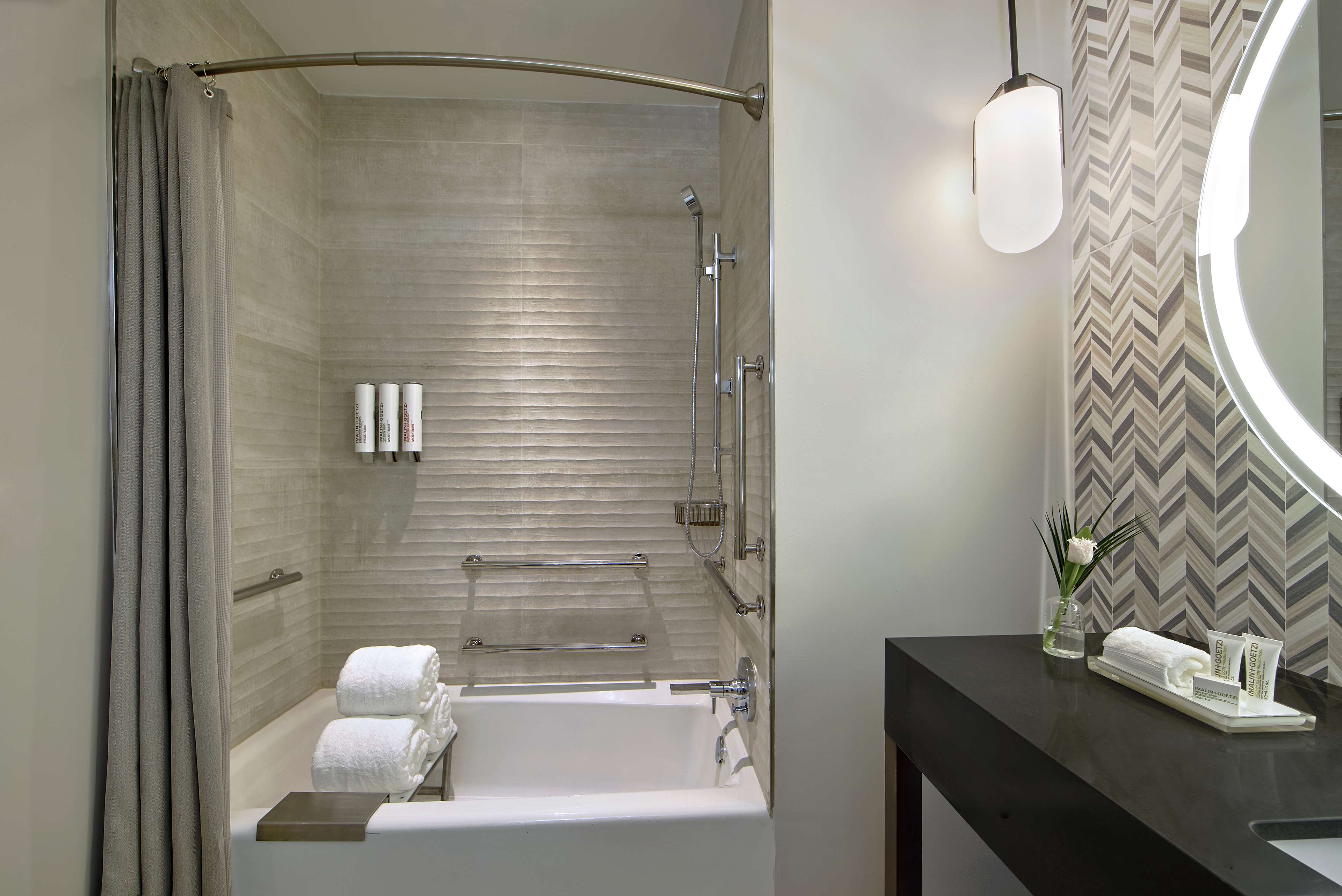 Junior Suite City View King Bed