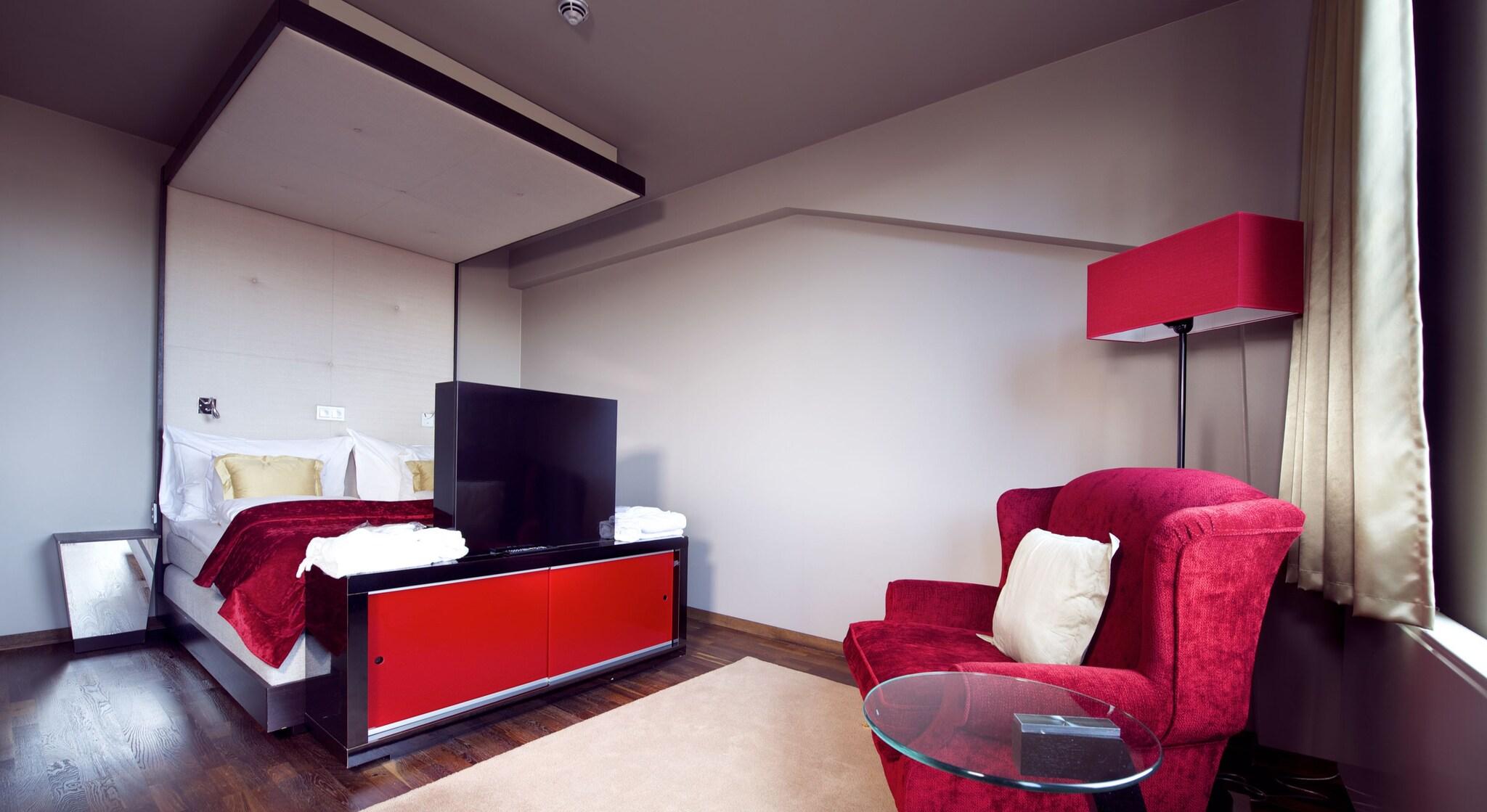 Suite Queen Size Bed