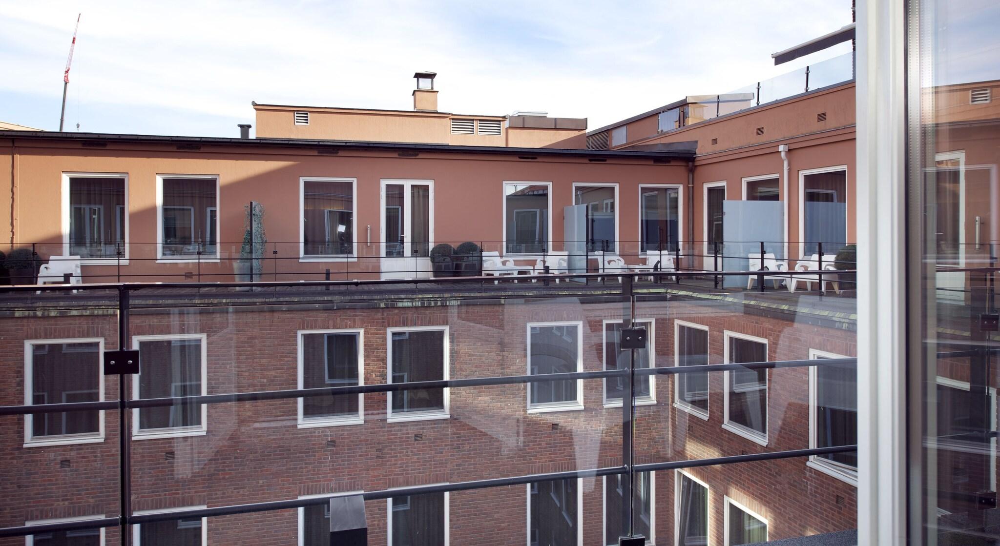 Suite Queen Size Bed