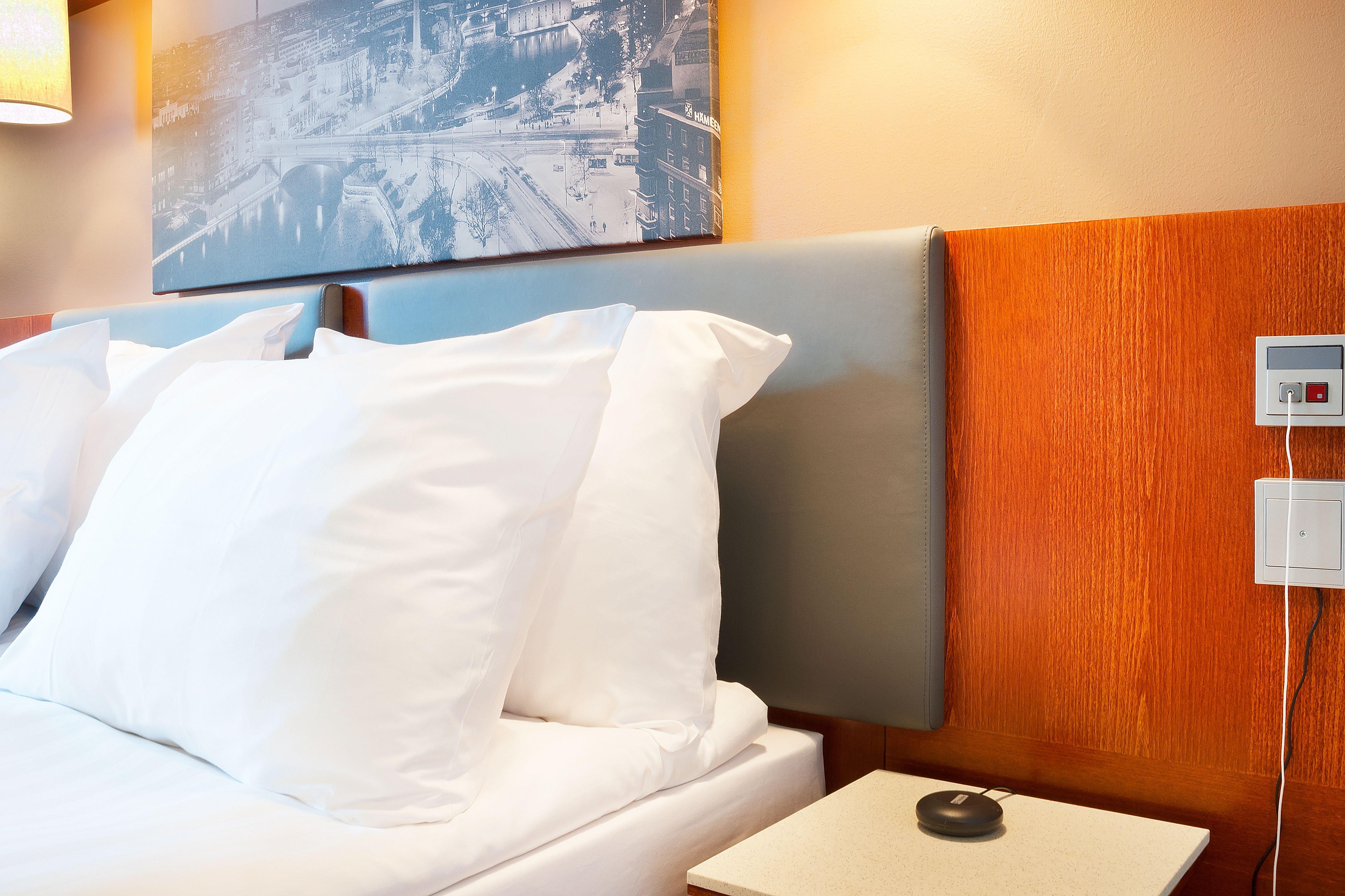 Double Accessible-queen Size Bed