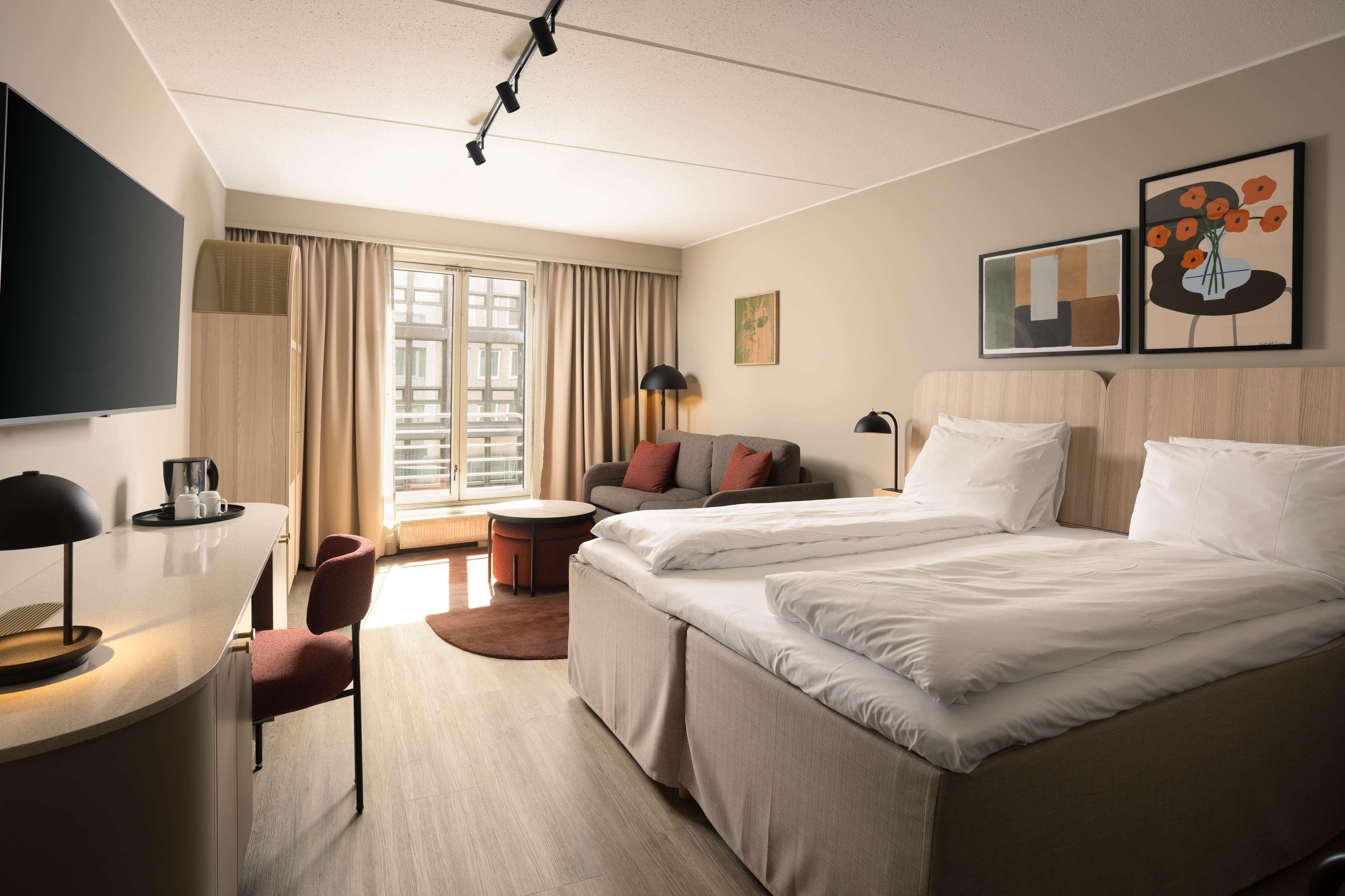 Double Superior King Bed