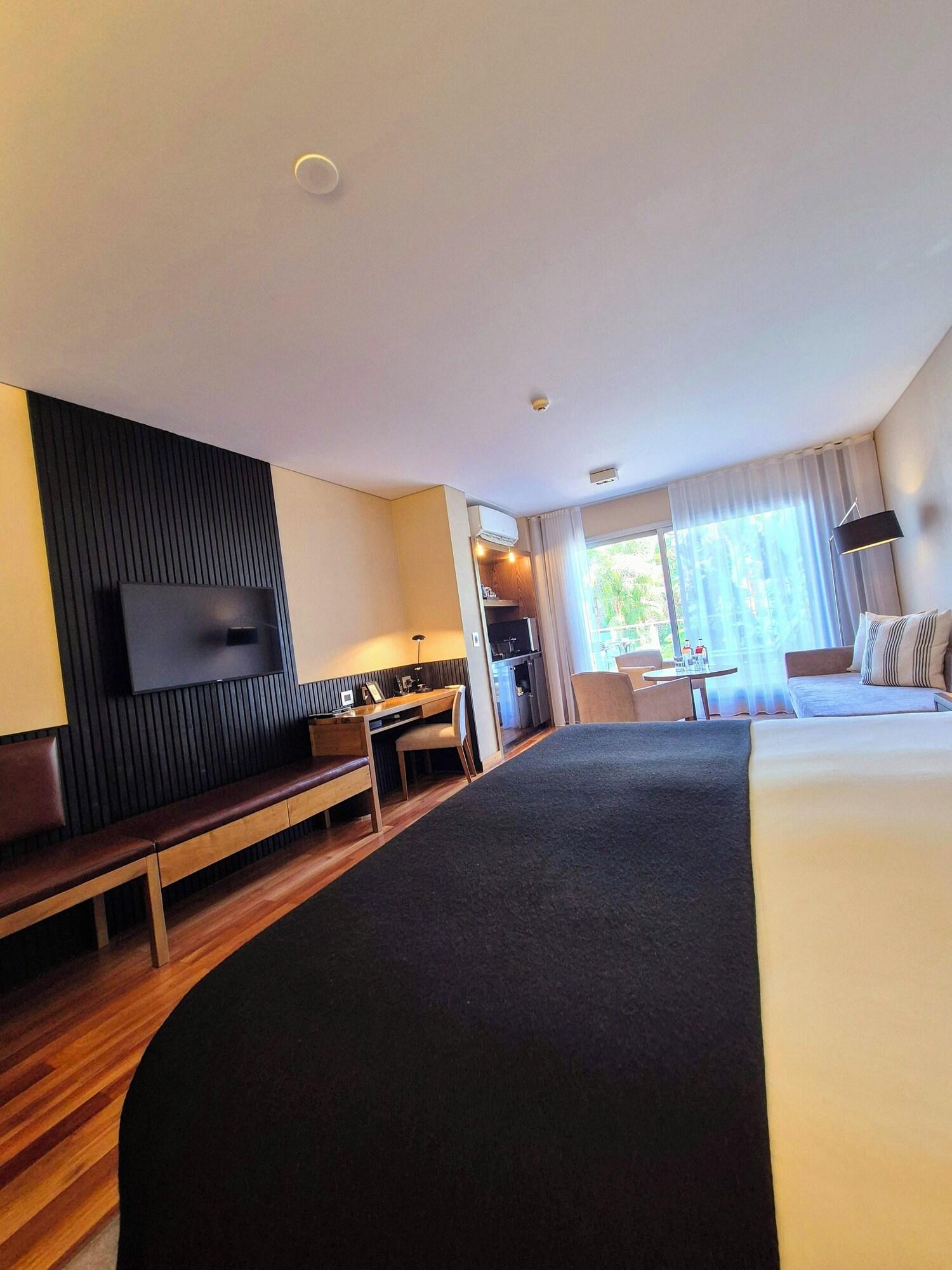 Studio King Size Bed