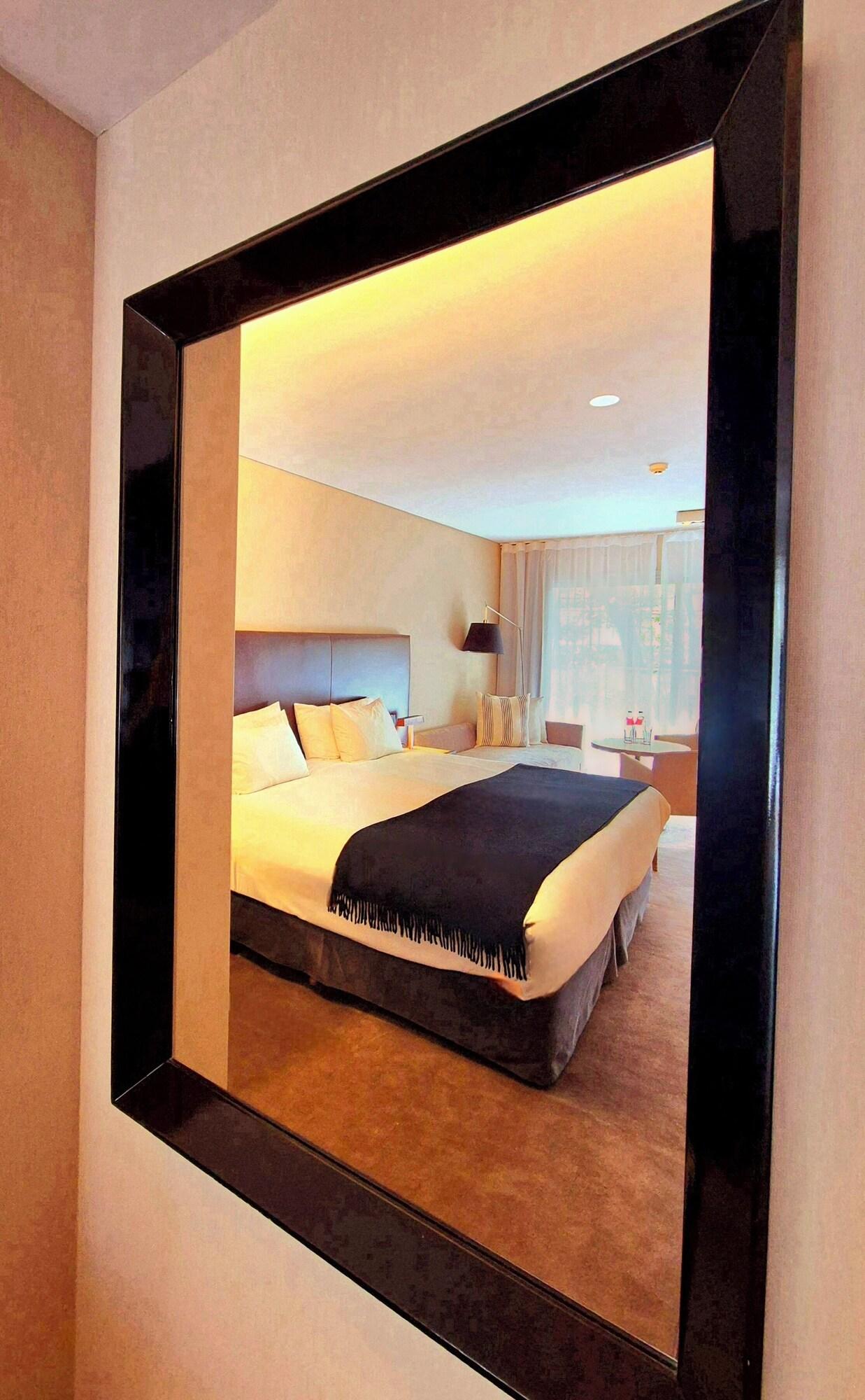 Studio King Size Bed