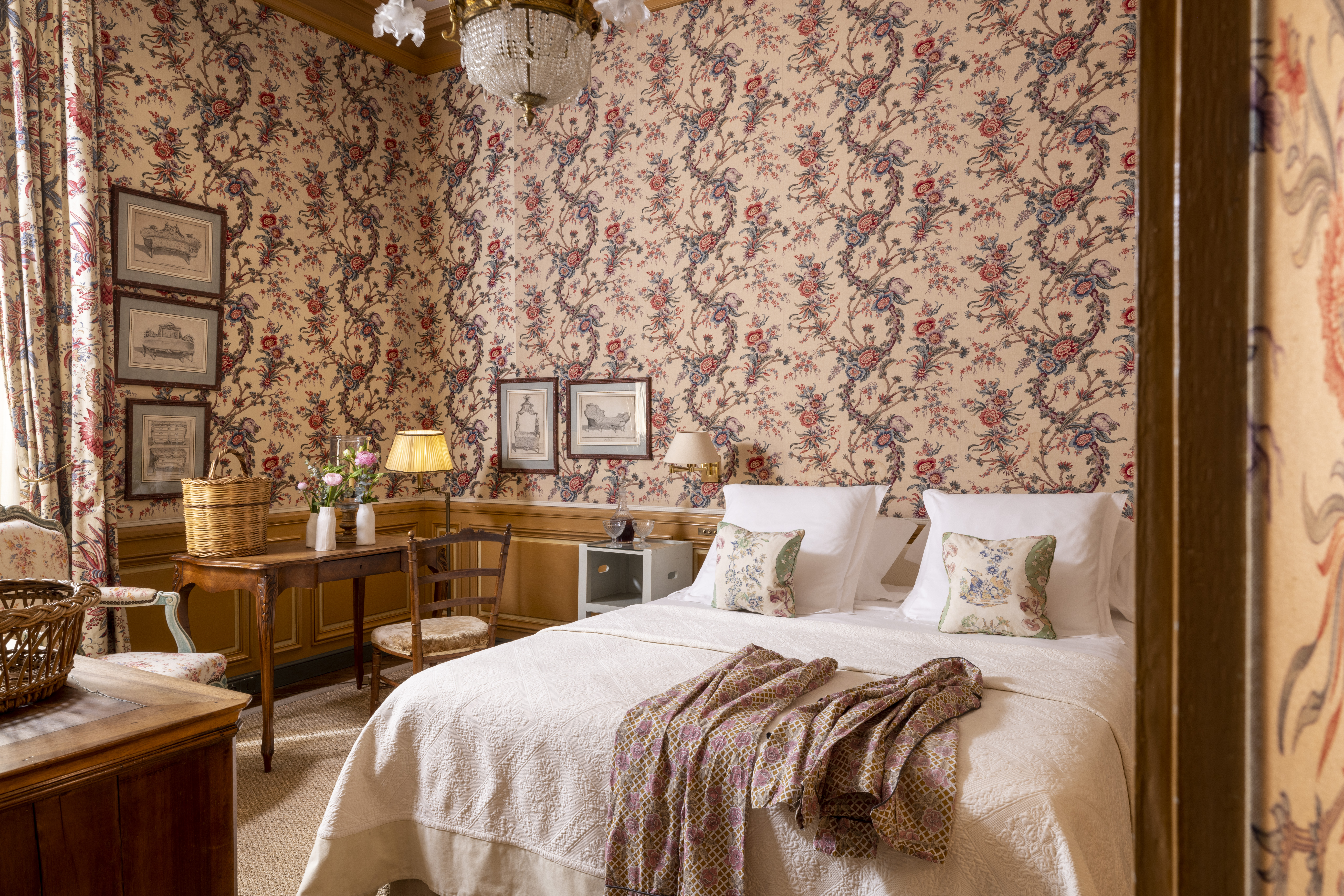 Double Deluxe Queen Bed