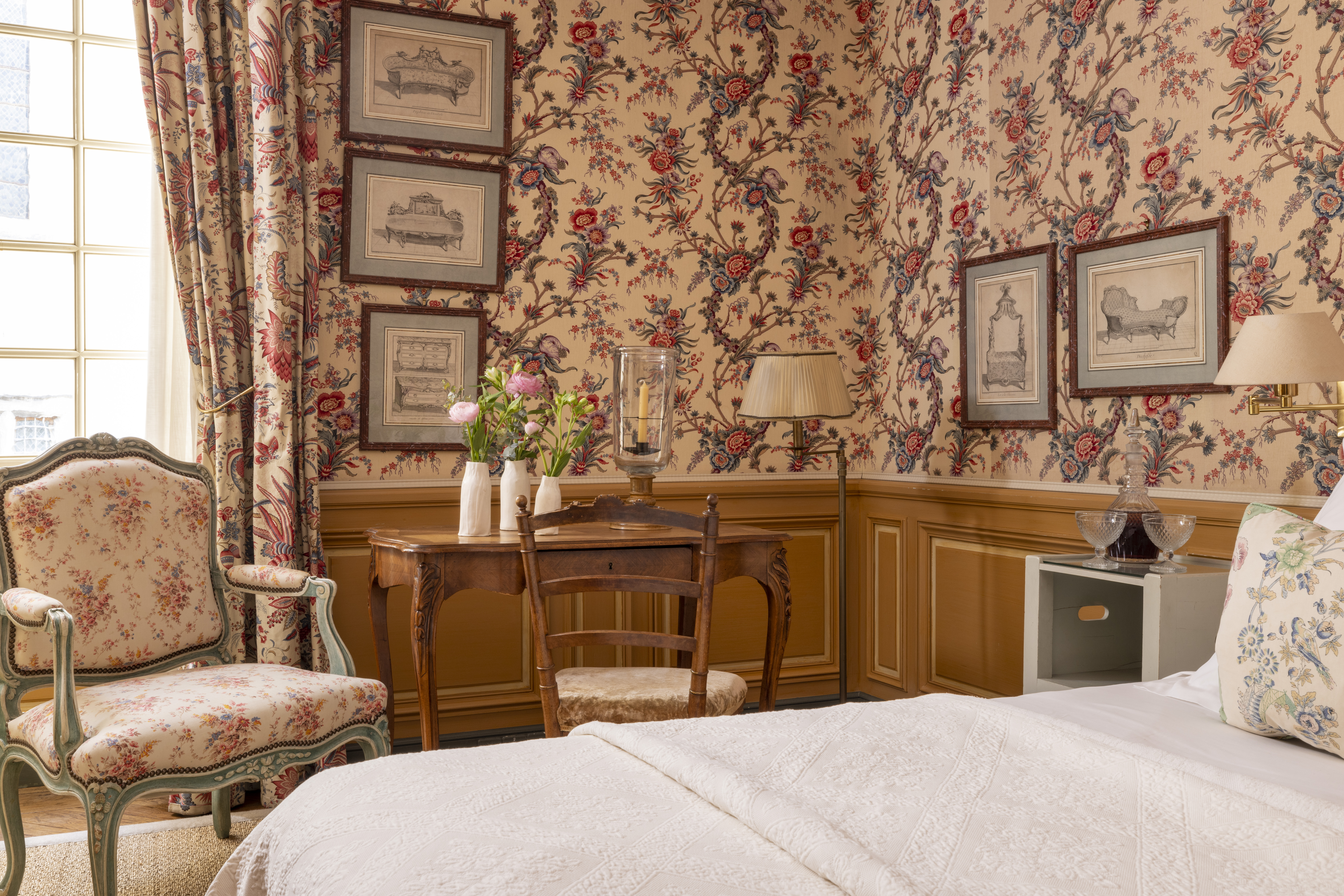 Double Deluxe Queen Bed