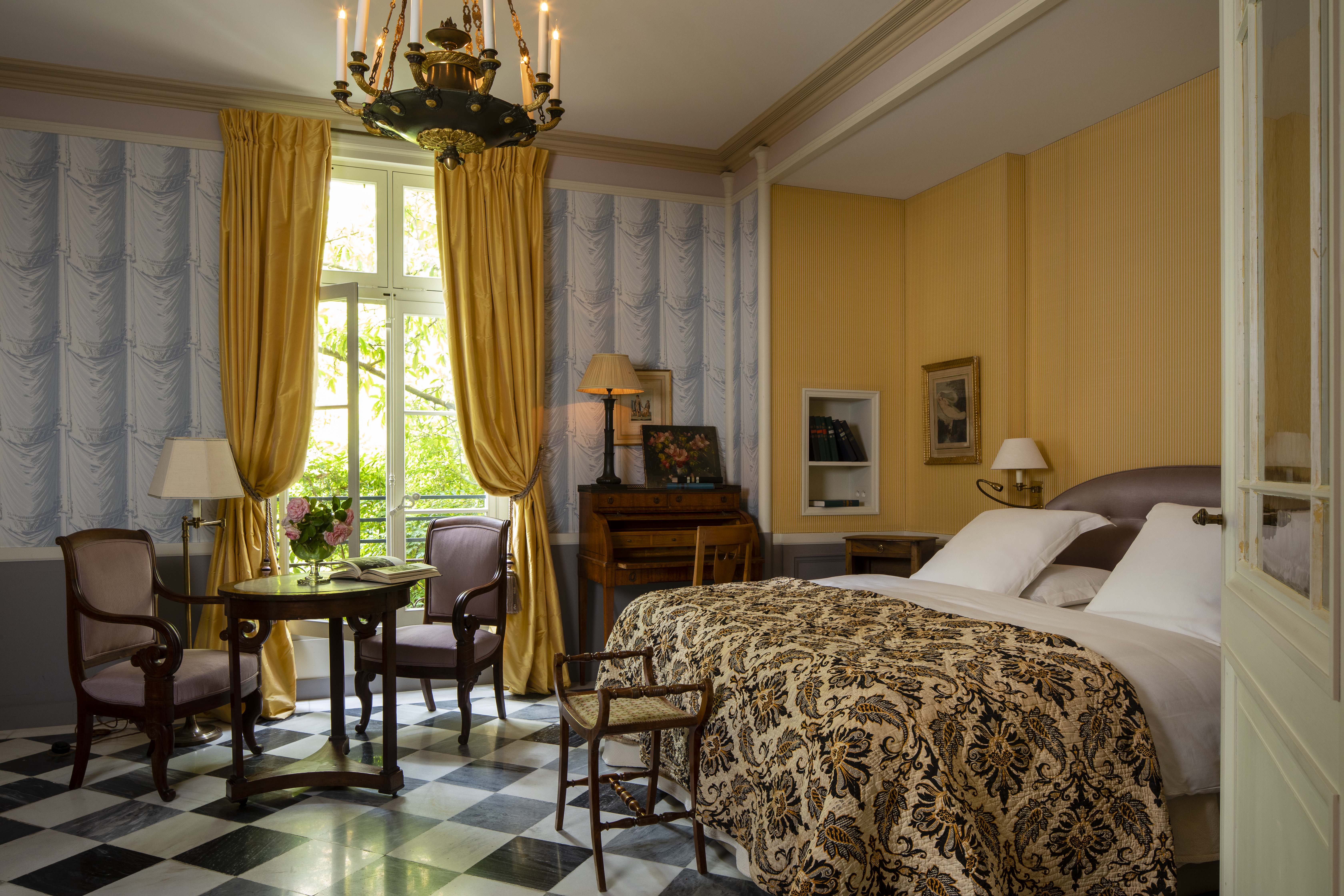 Double Deluxe King Bed