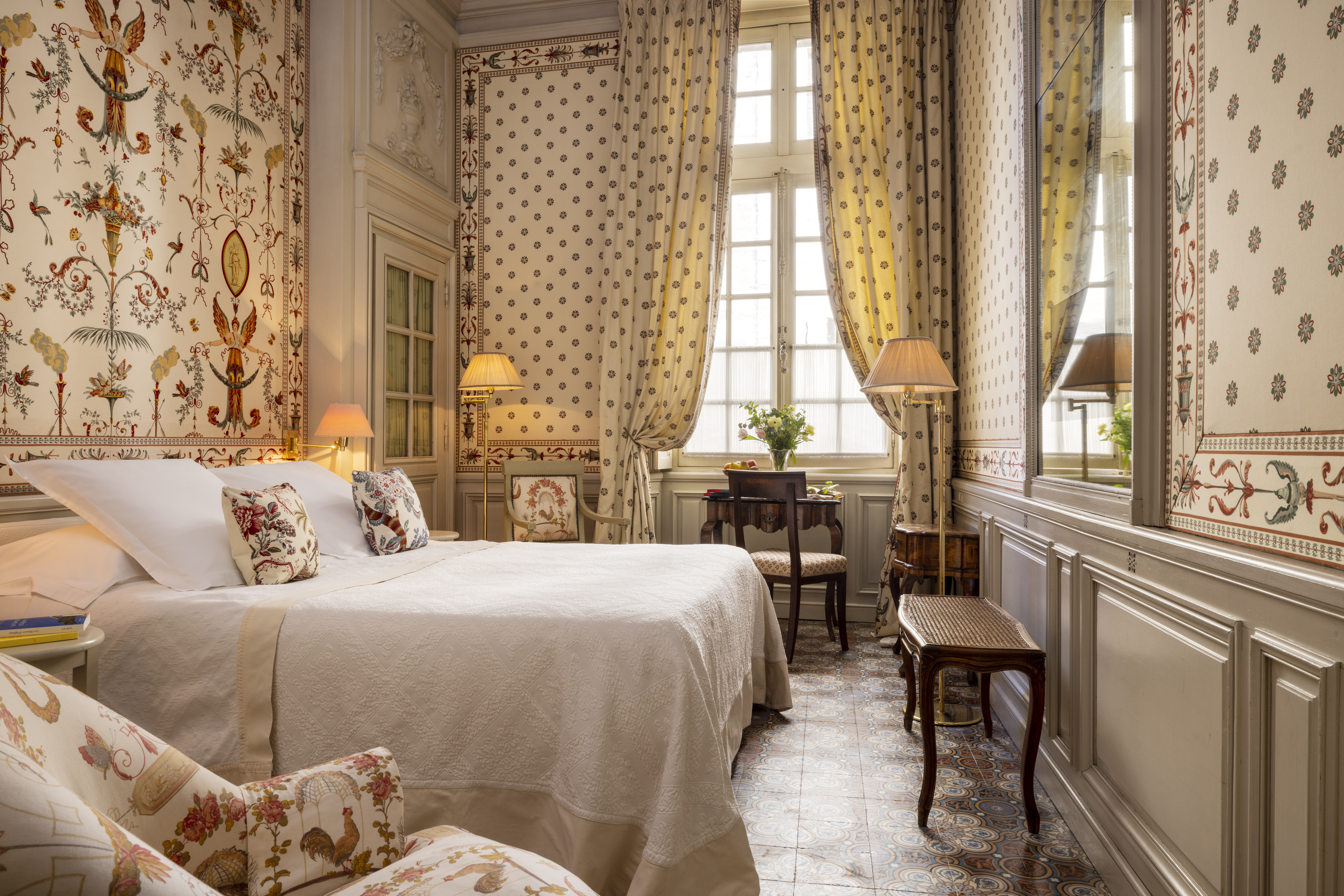 Double Deluxe Queen Bed