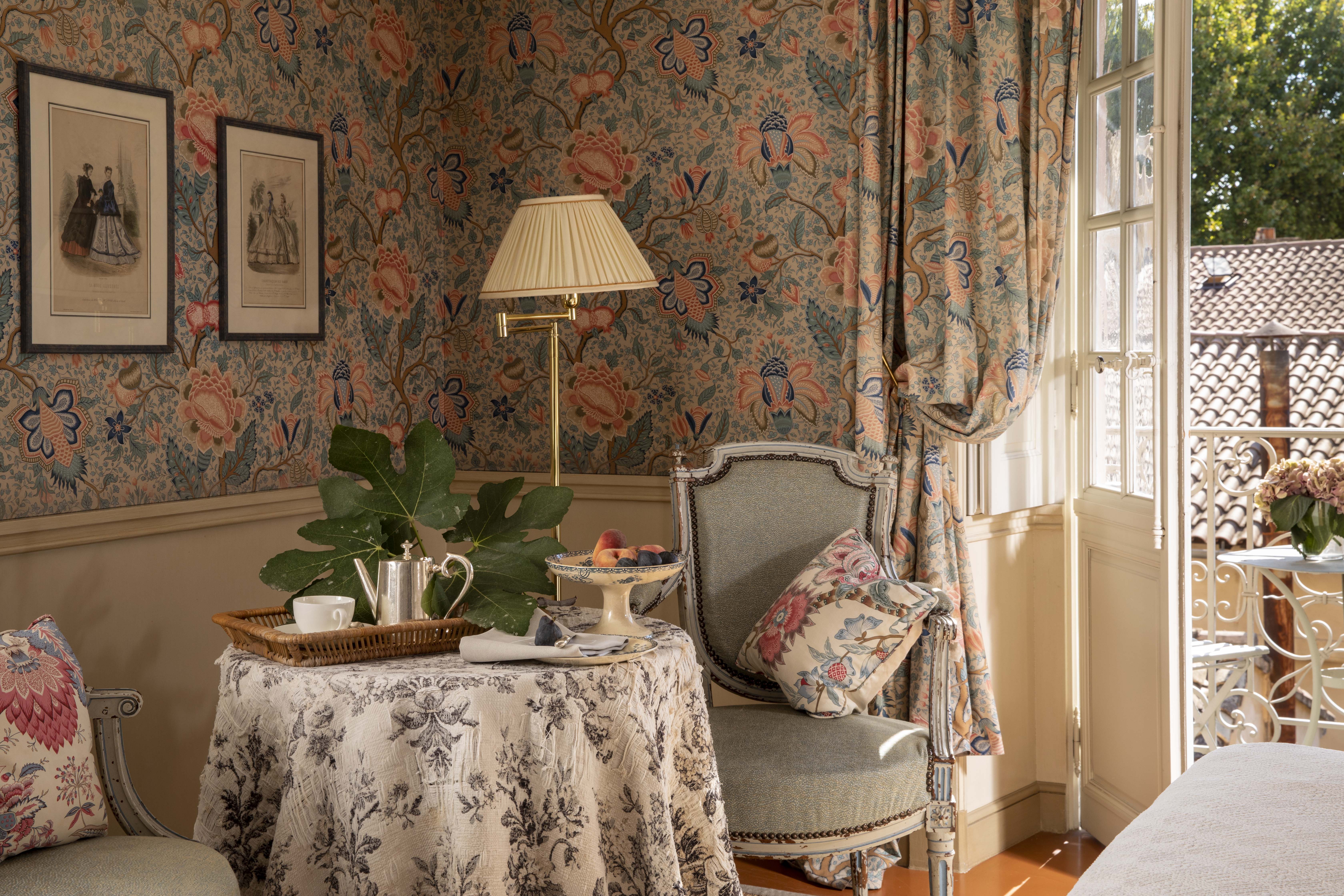 Double Deluxe Queen Bed