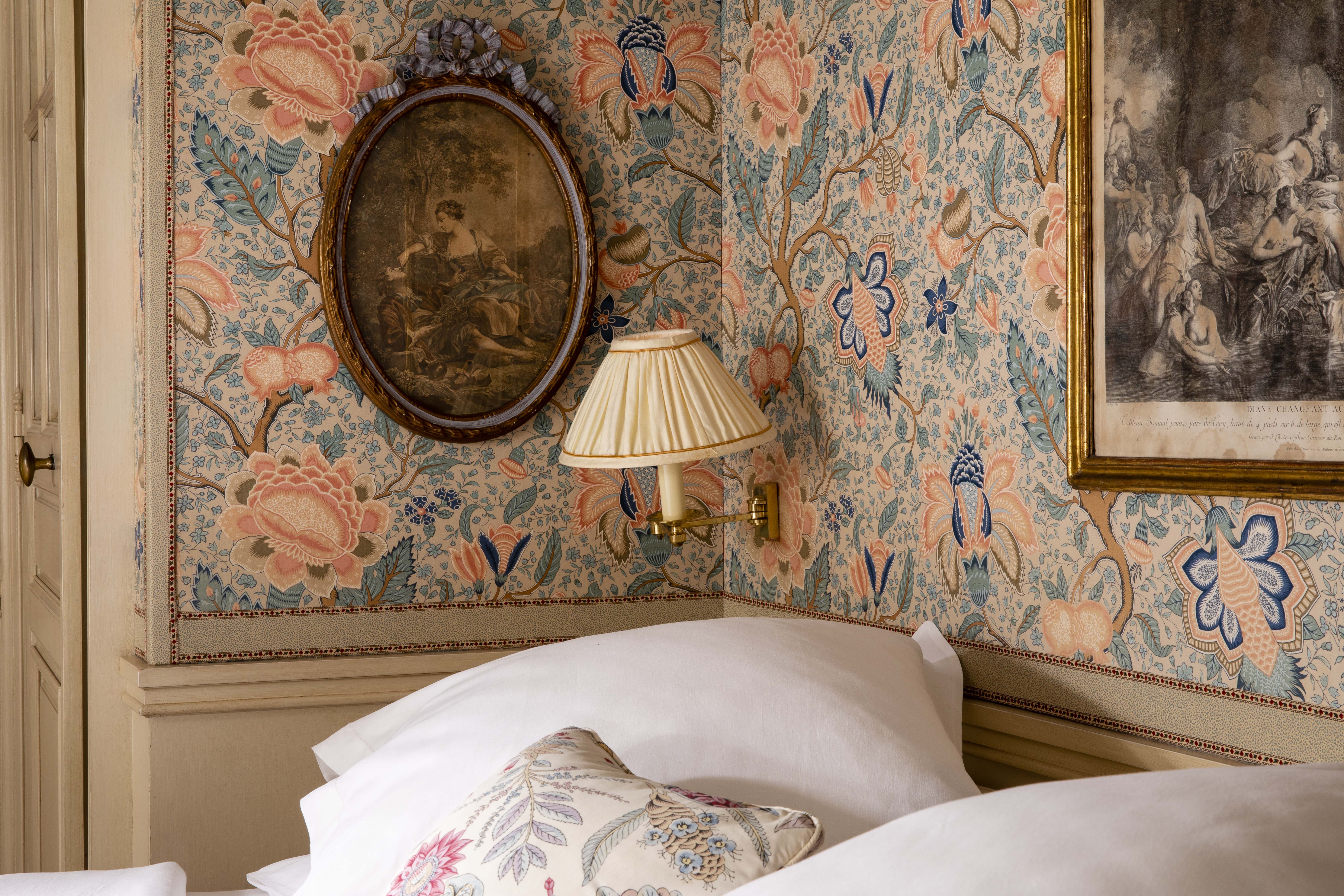 Double Deluxe Queen Bed