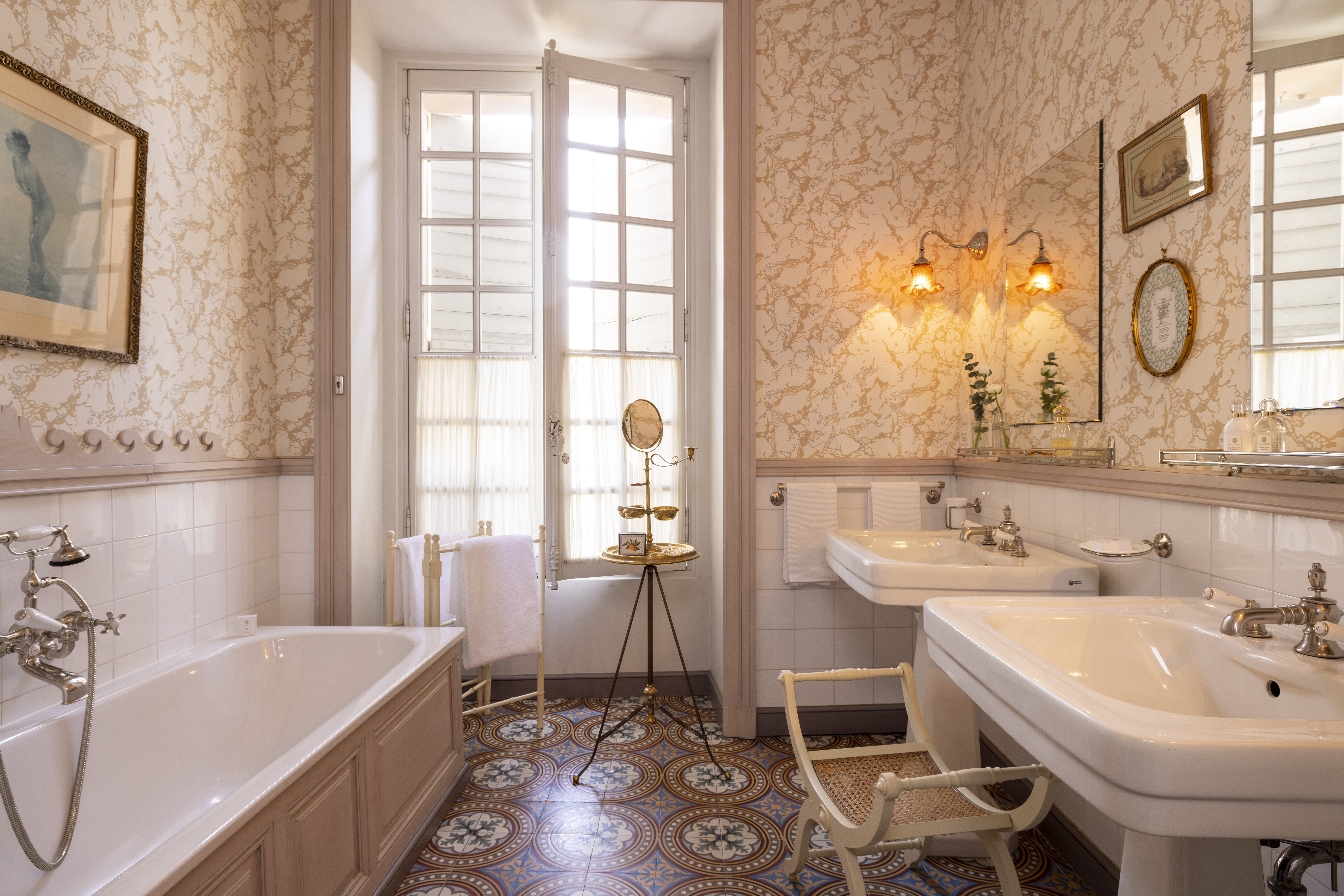 Double Deluxe King Bed