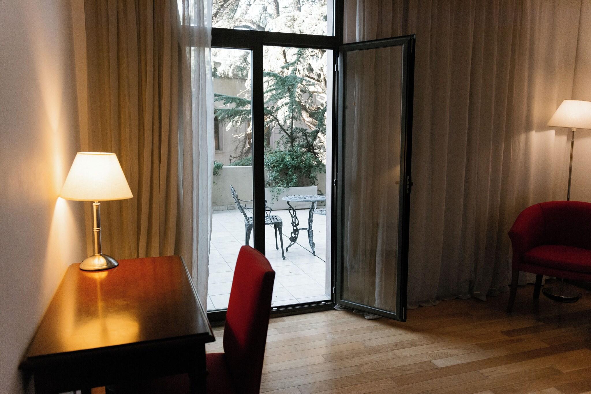 Twin Deluxe Two Beds