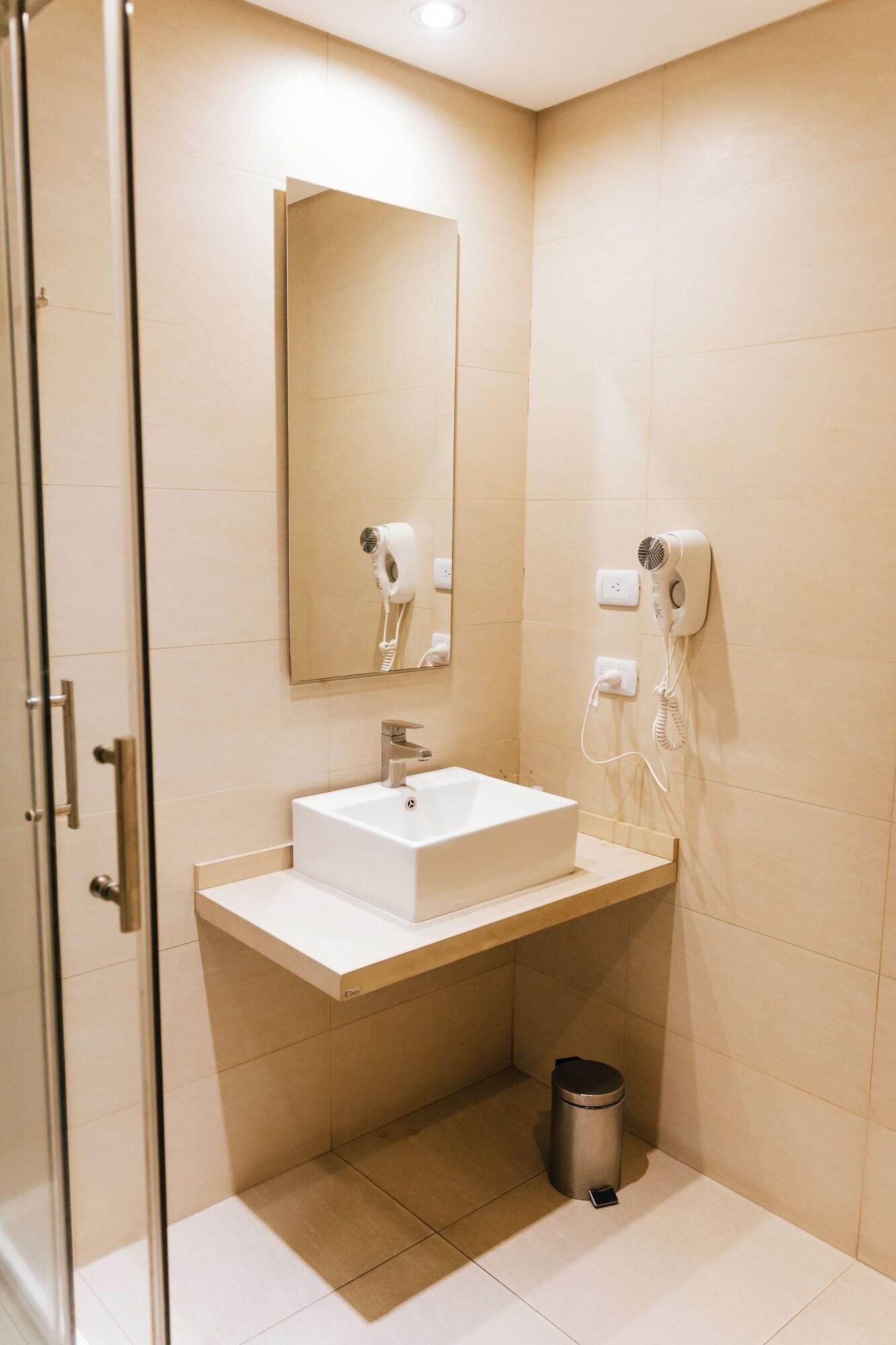 Double Deluxe Queen Bed