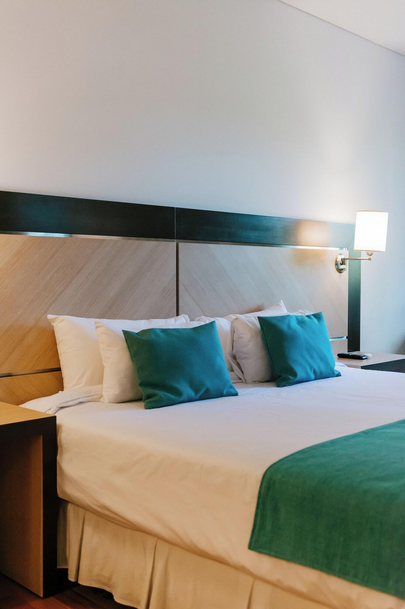 Double Executive Queen Bed