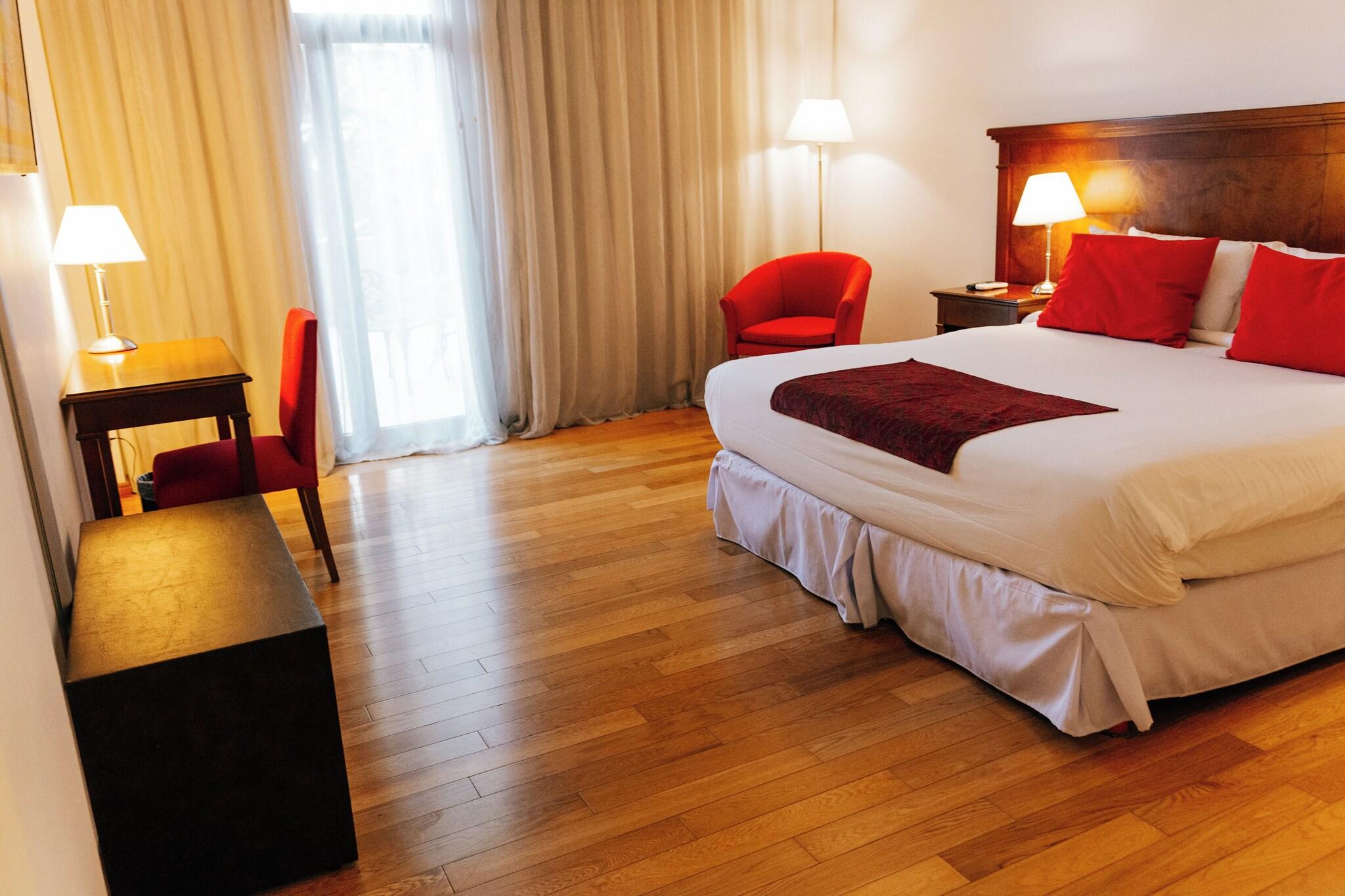 Twin Deluxe Two Beds