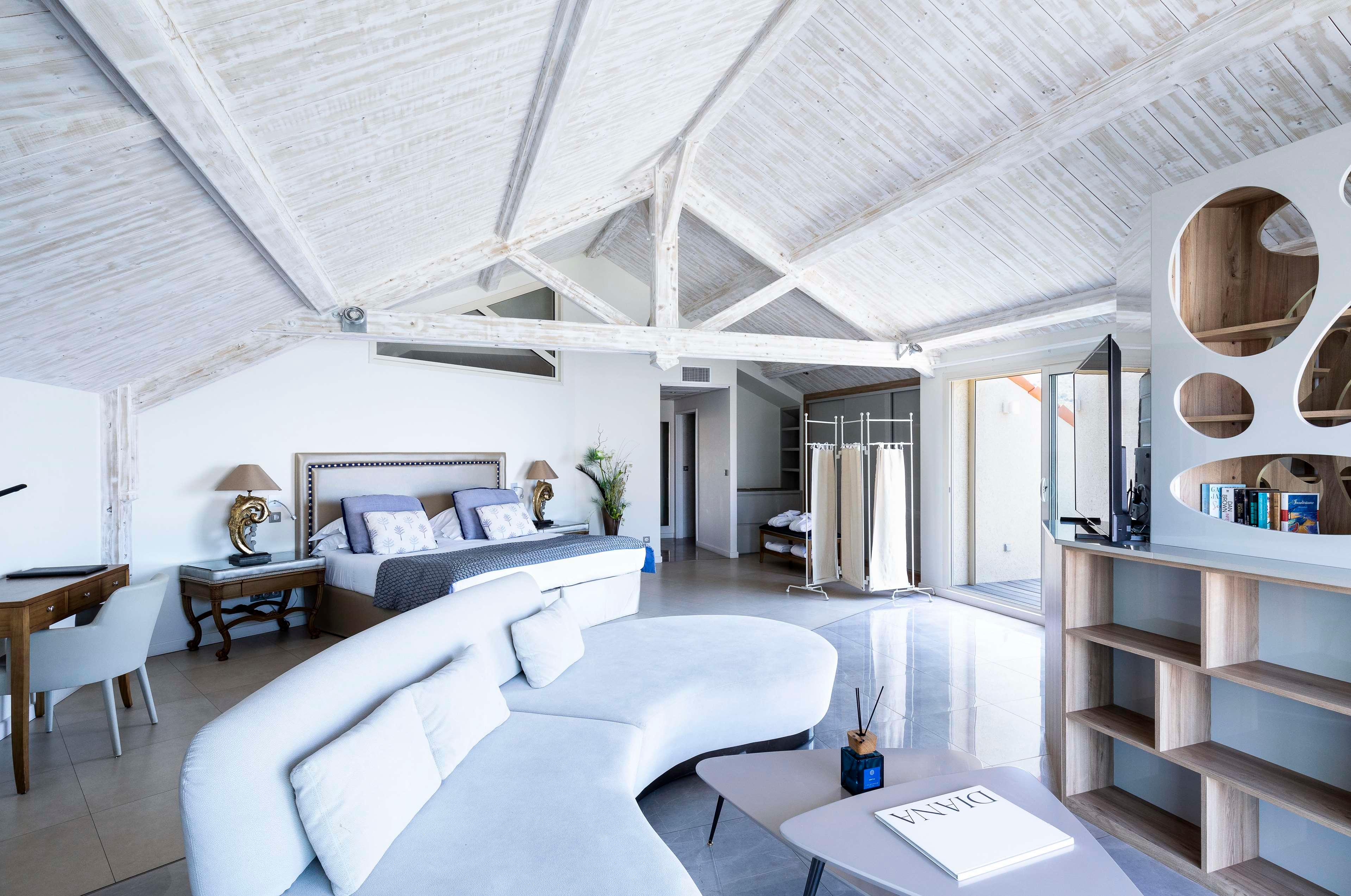 Double King Size Bed