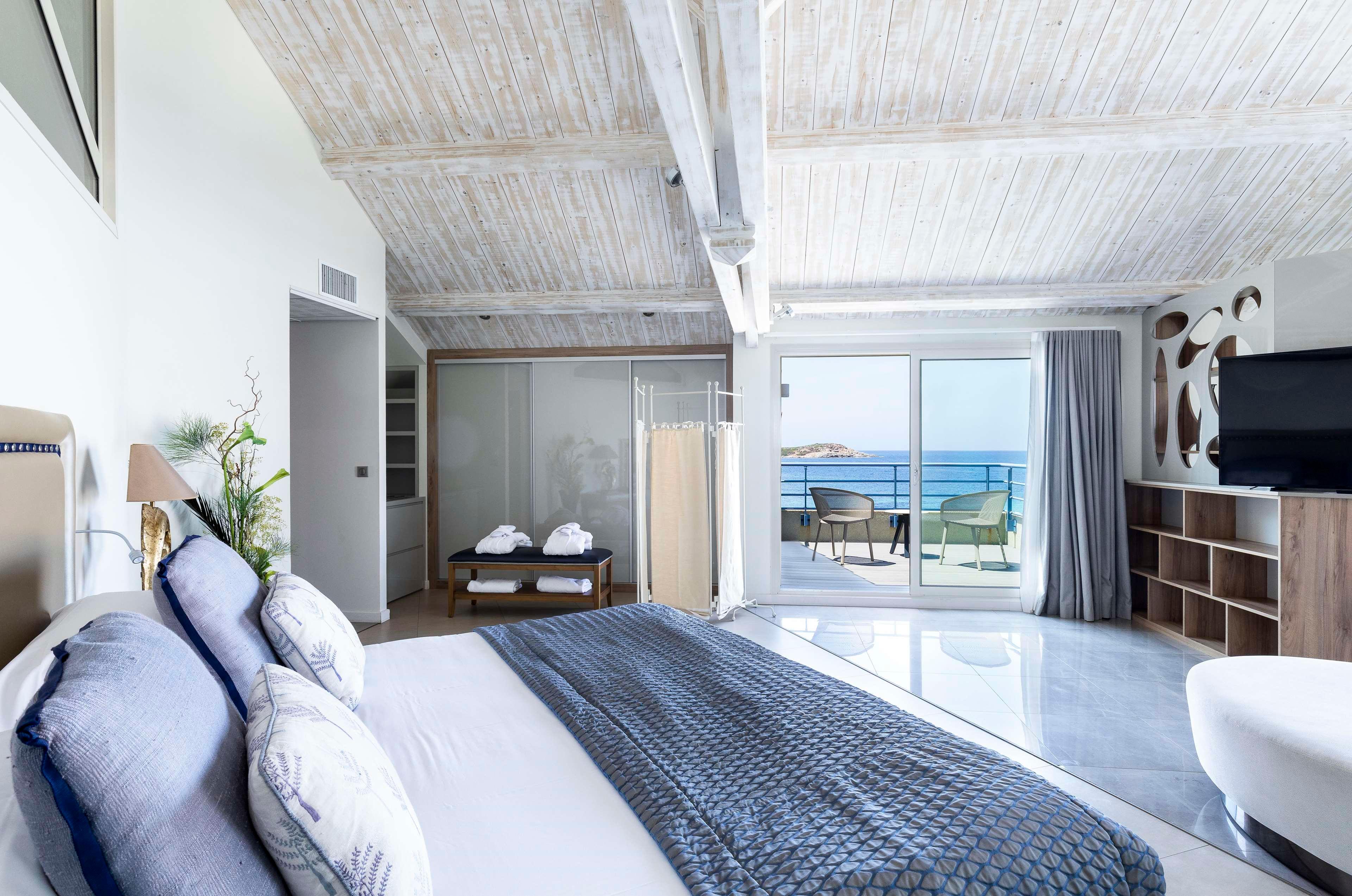 Double King Size Bed