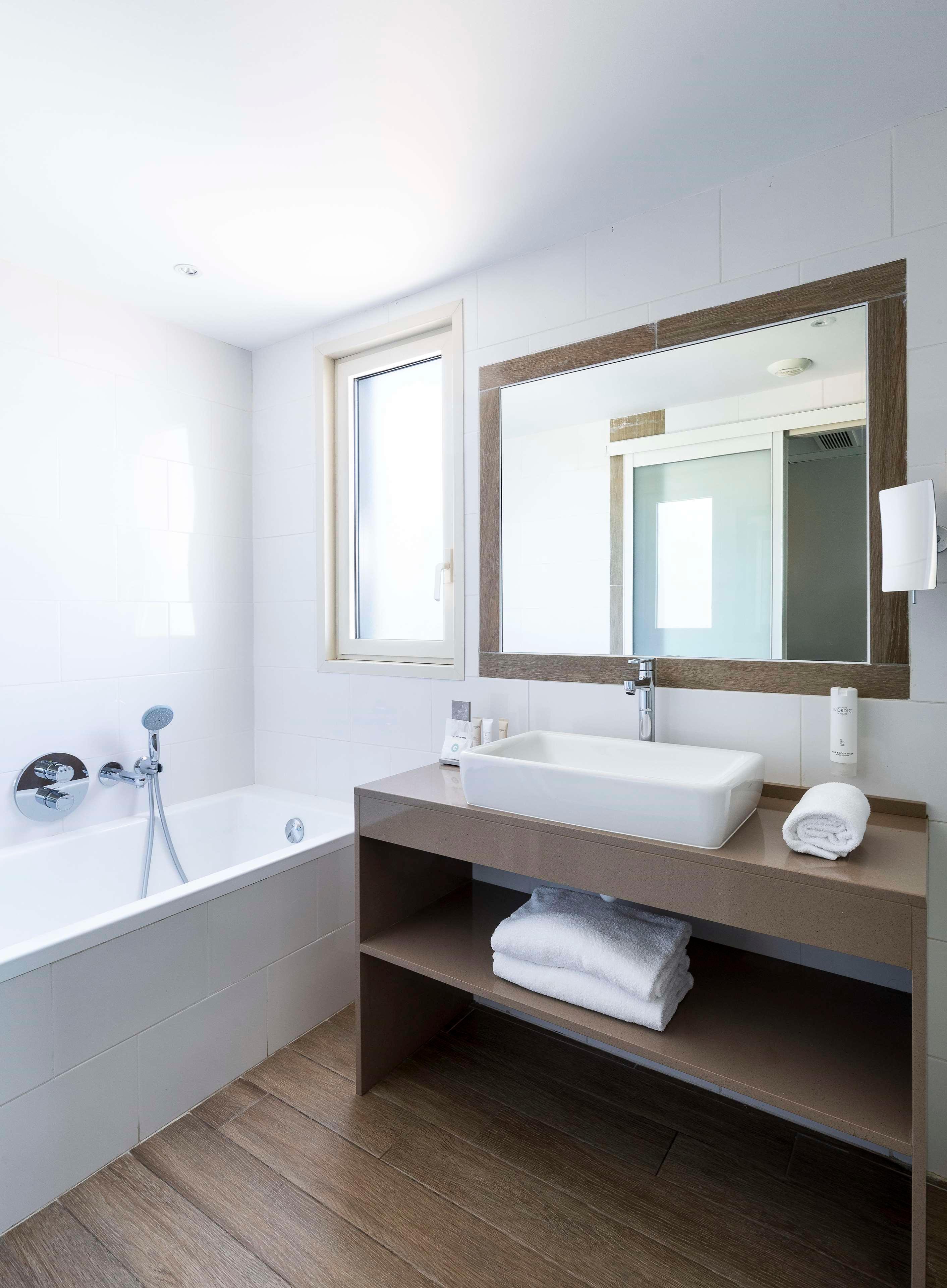 Junior Suite King Size Bed