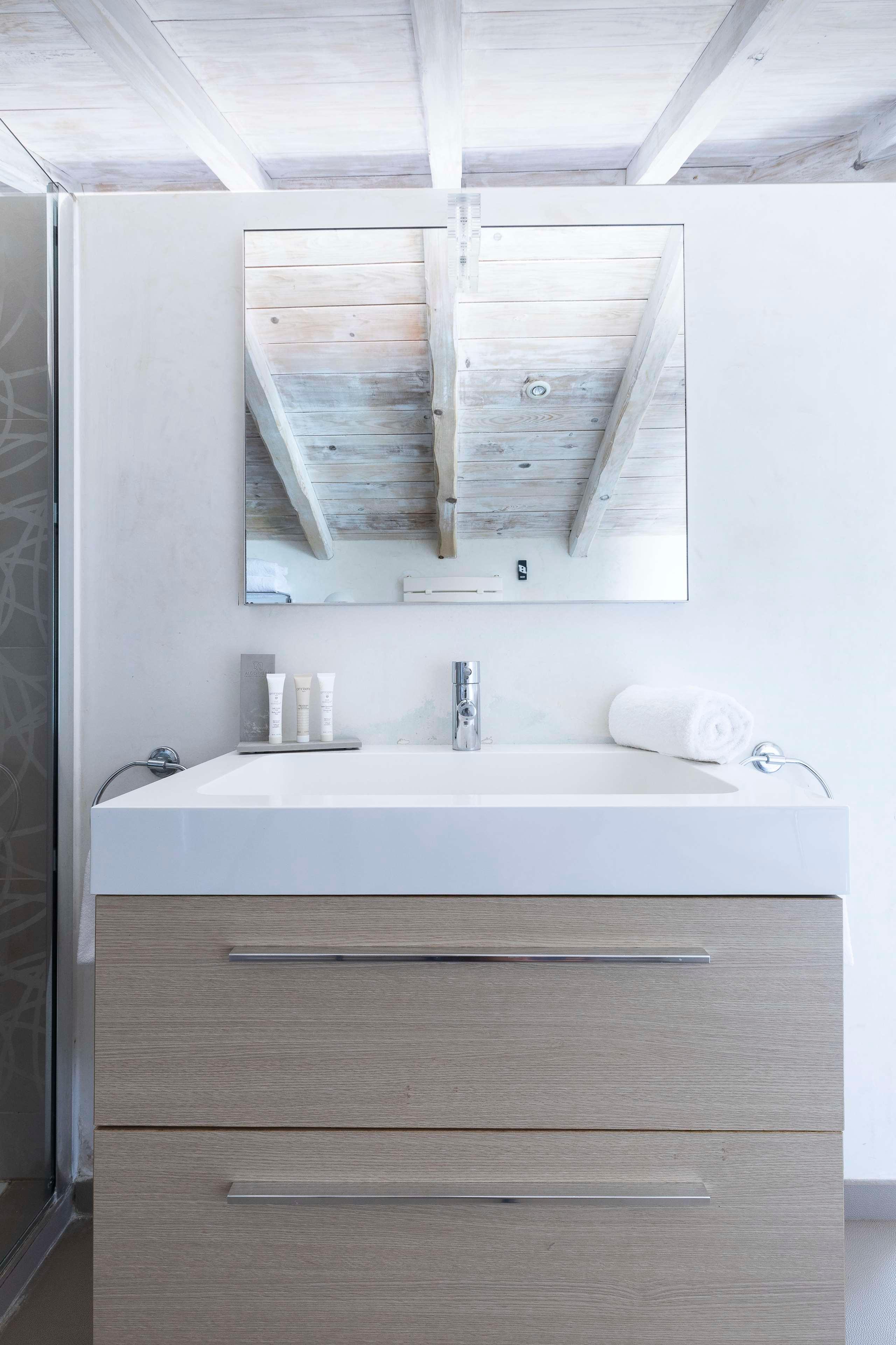 Double Deluxe King Bed