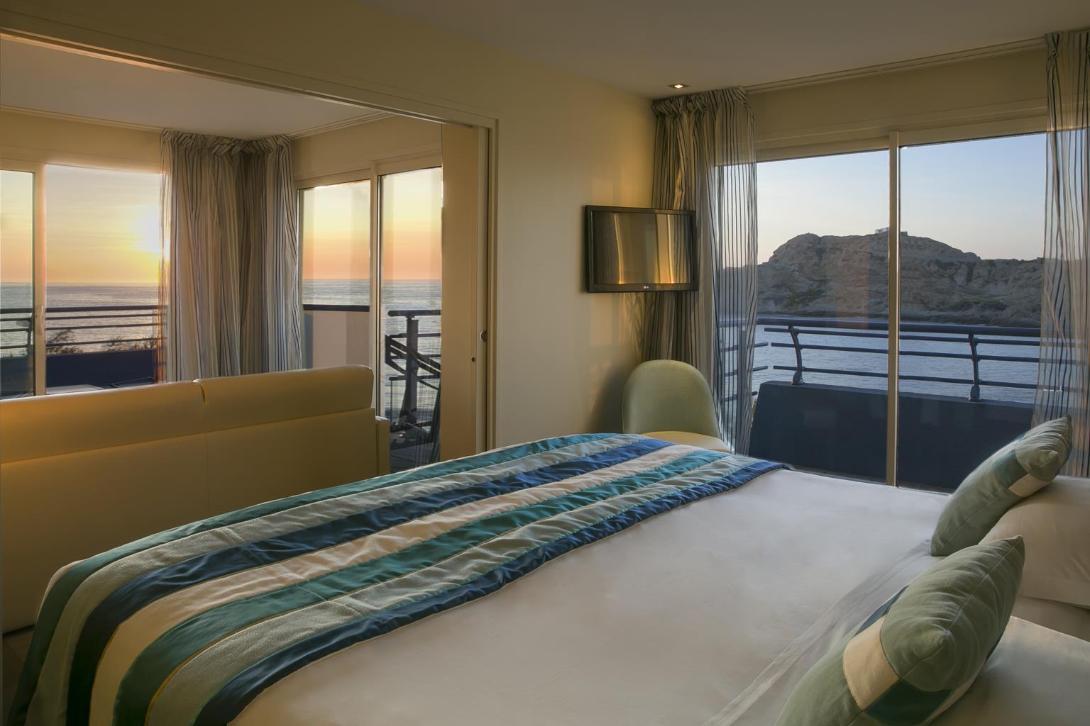 Junior Suite King Size Bed