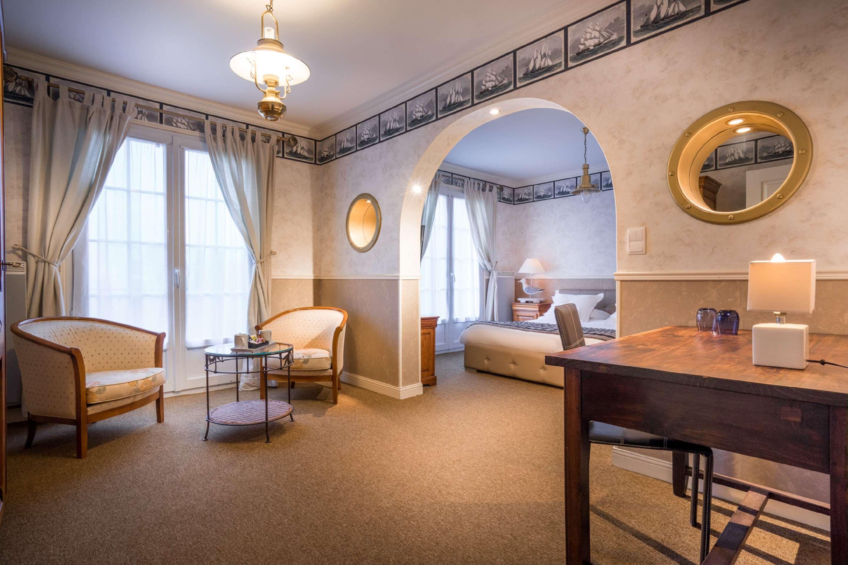 Suite Queen Size Bed