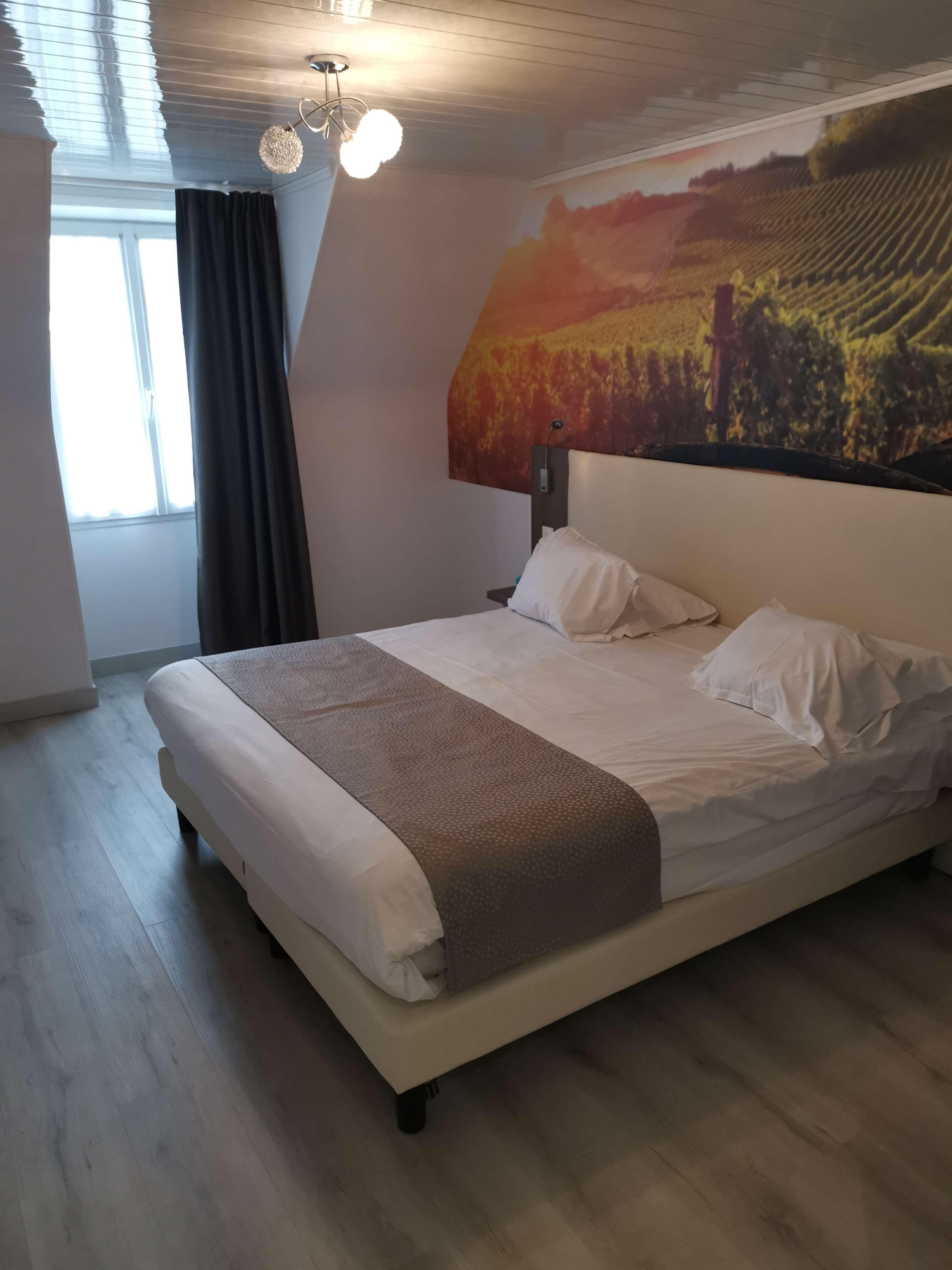 Suite Queen Size Bed